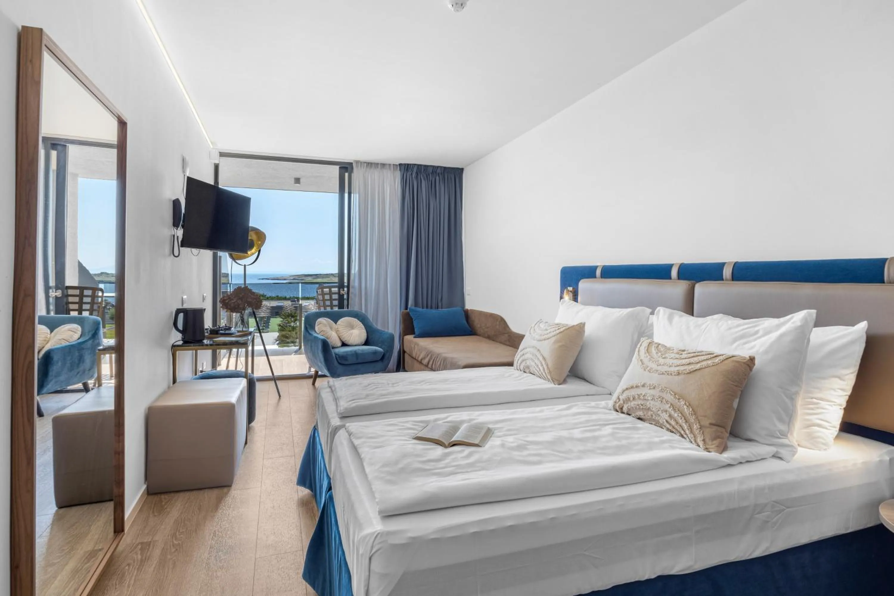 Bed in Resort Del Mar Emotion