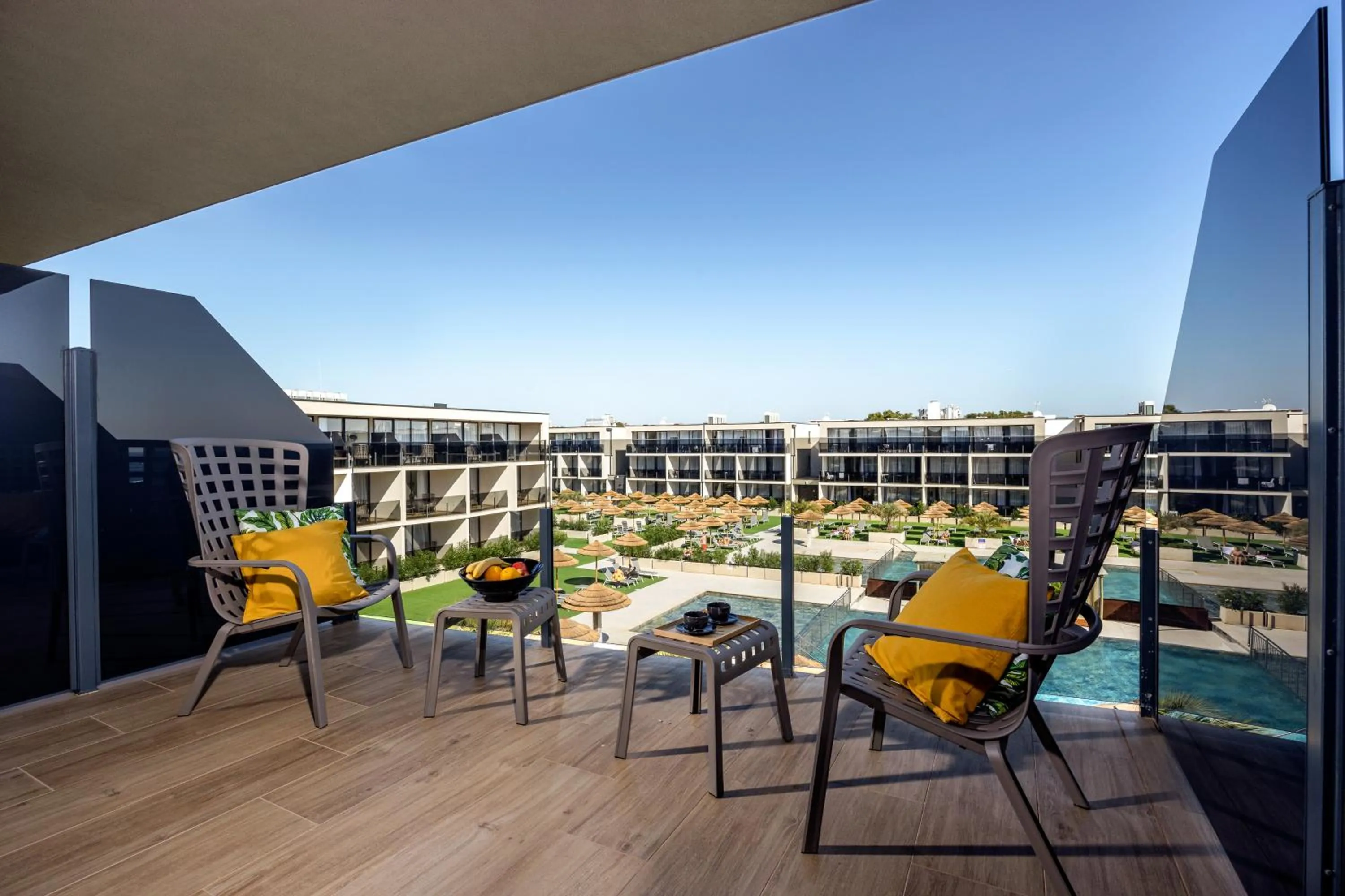 Patio in Resort Del Mar Emotion