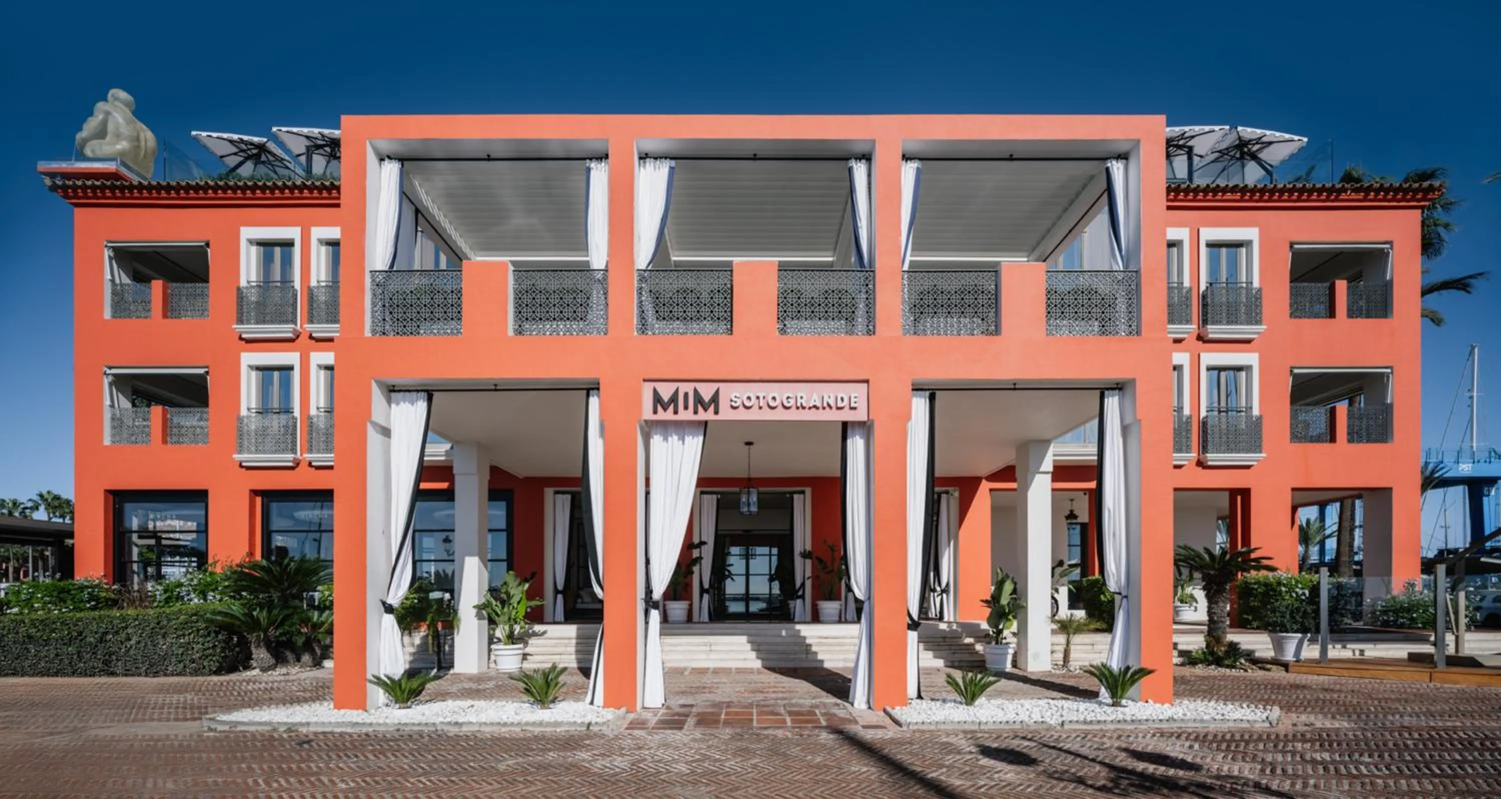 Facade/entrance in MIM Sotogrande Member of Melia Collection