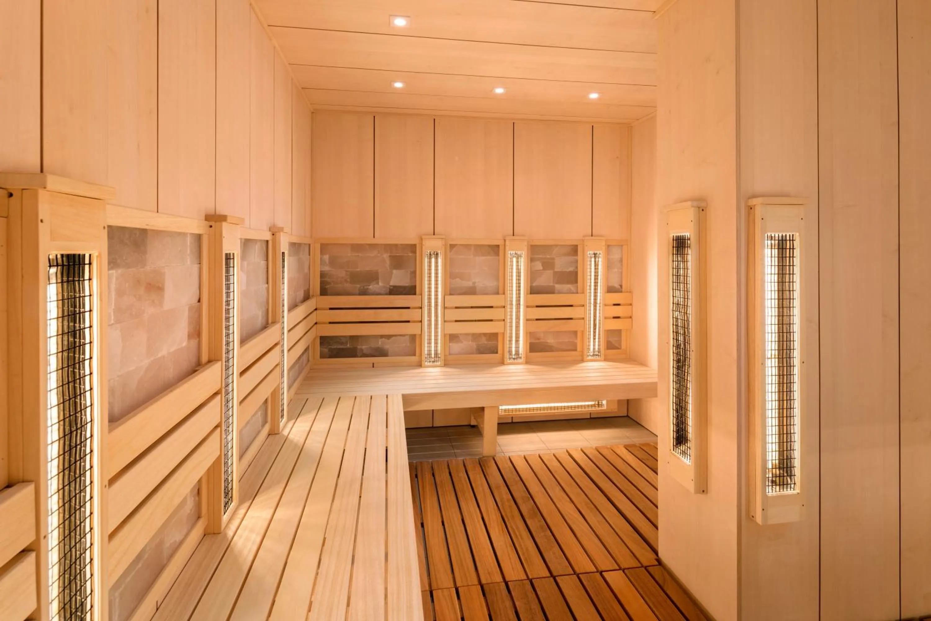 Sauna, Bed in Sirius Hotel****Superior
