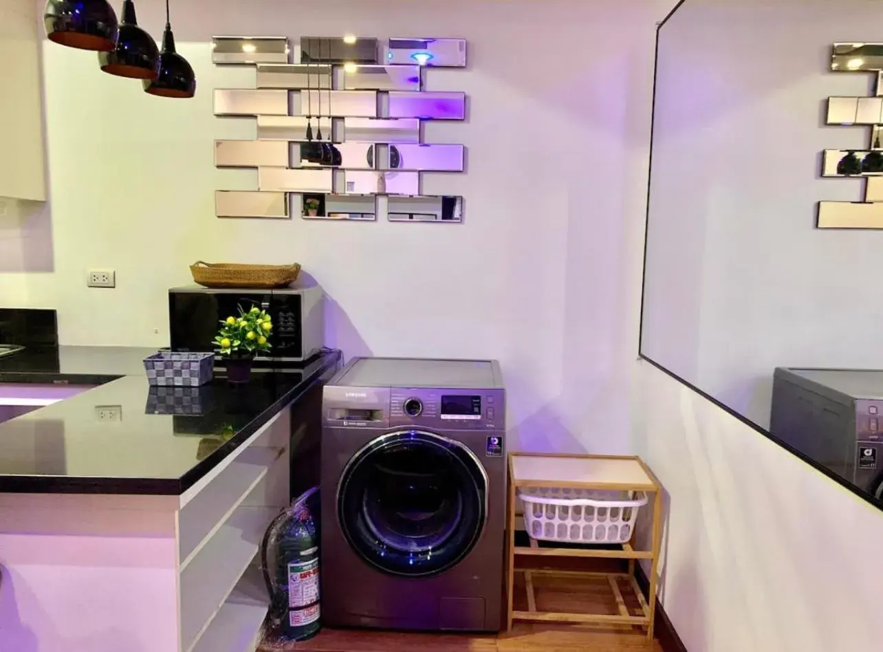 washing machine in Luxury 1BR Unit with Pool at Venice Luxury Residences, Tower Domenico, McKinley Hill, Taguig City washing machine in Luxury 1BR Unit with Pool at Venice Luxury Residences, Tower Domenico, McKinley Hill, Taguig City