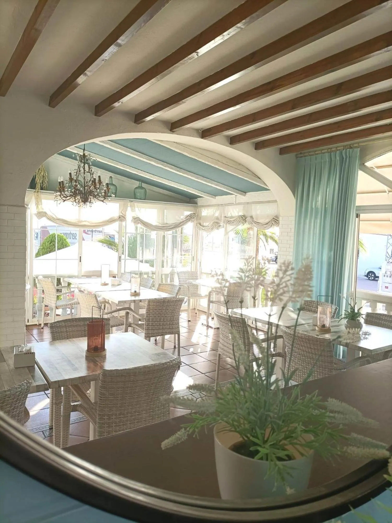 Restaurant/places to eat in Hotel Carmen