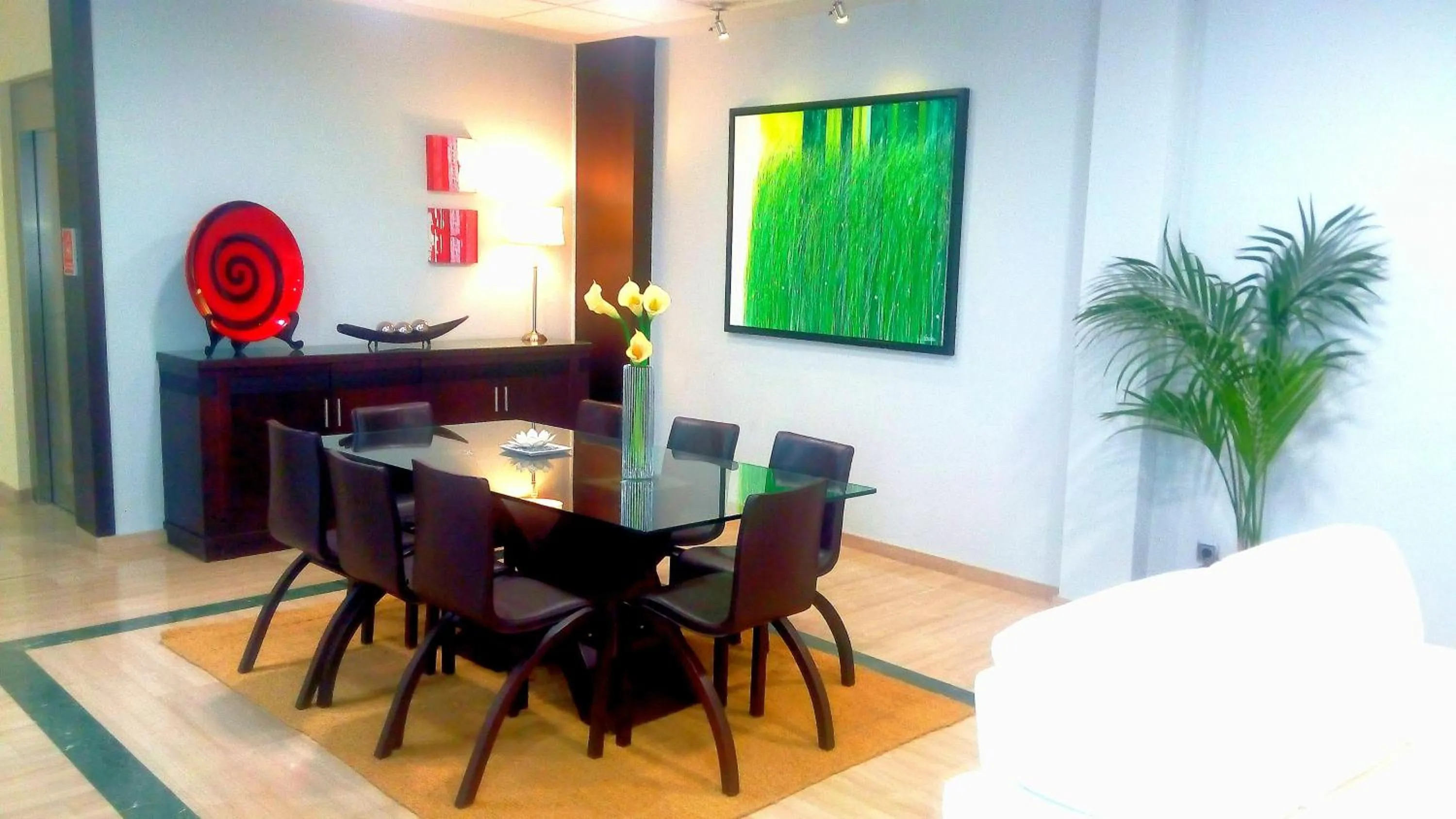 Communal lounge/ TV room in Hotel Carmen