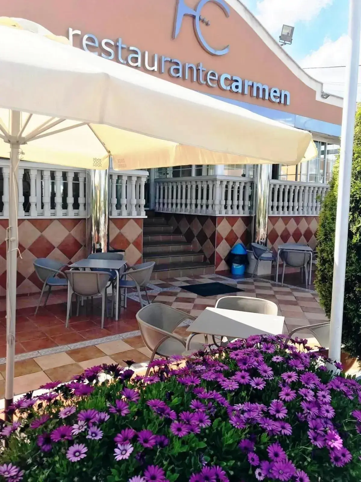 Restaurant/places to eat in Hotel Carmen Restaurant/places to eat in Hotel Carmen