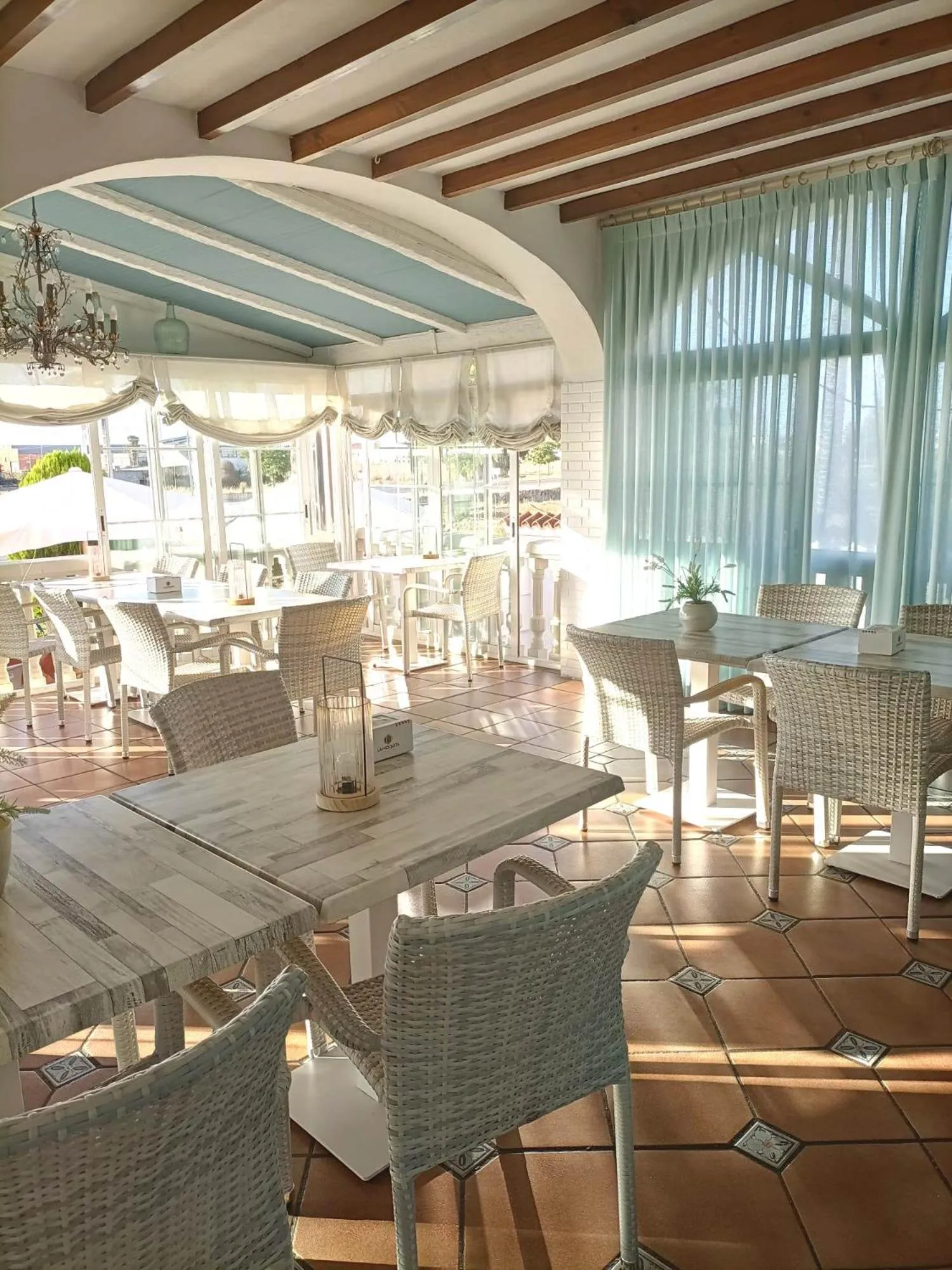 Restaurant/places to eat in Hotel Carmen