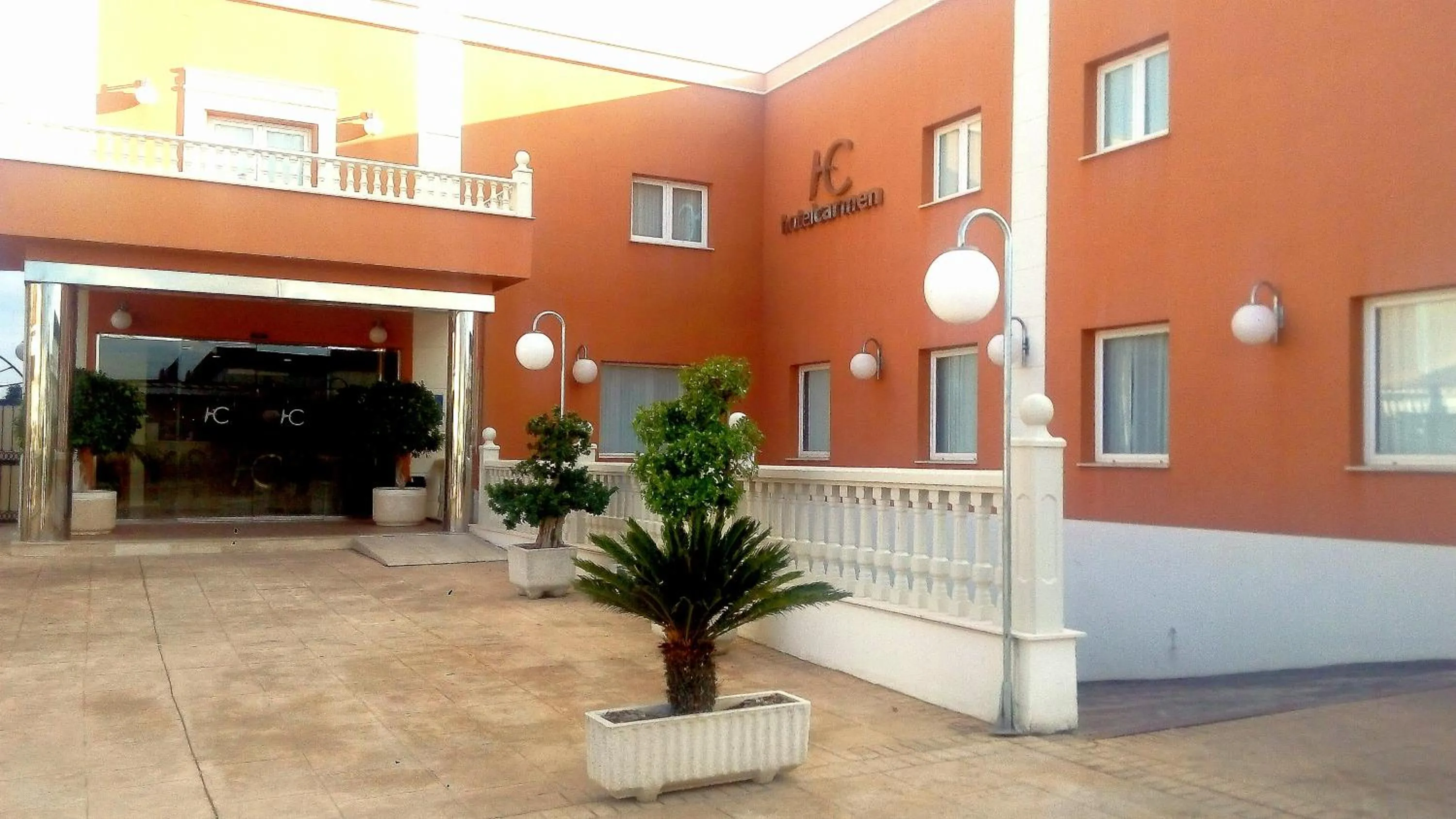 Facade/entrance in Hotel Carmen