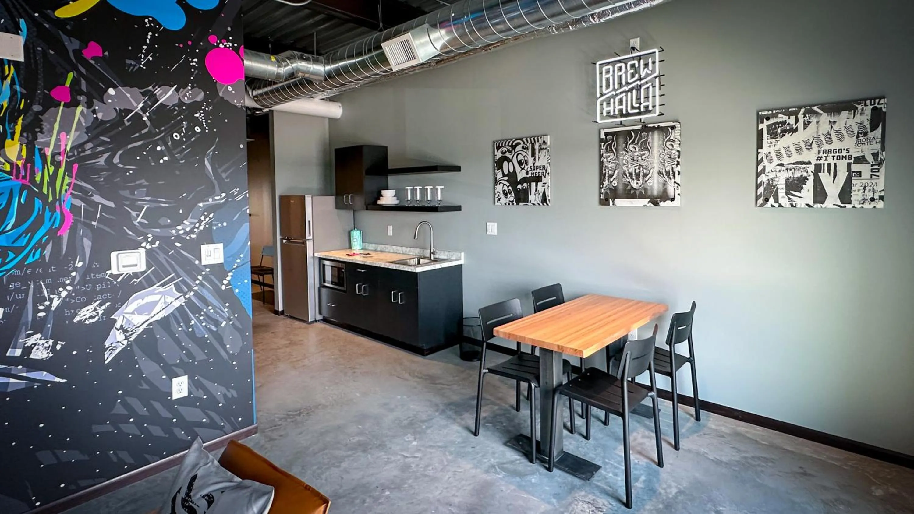 Kitchen or kitchenette in Brewhalla Hotel