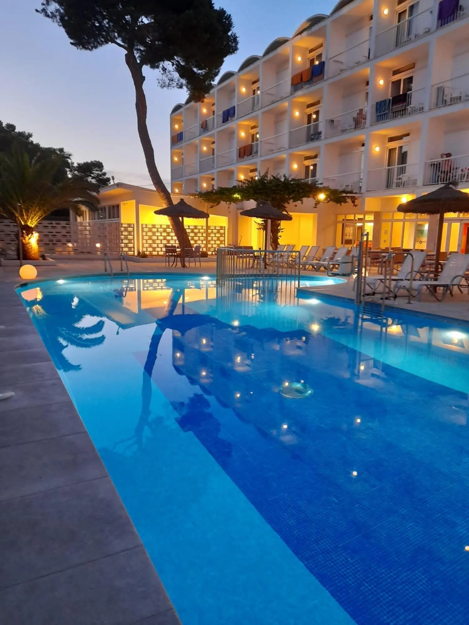 Property building in Hotel Isla de Cabrera