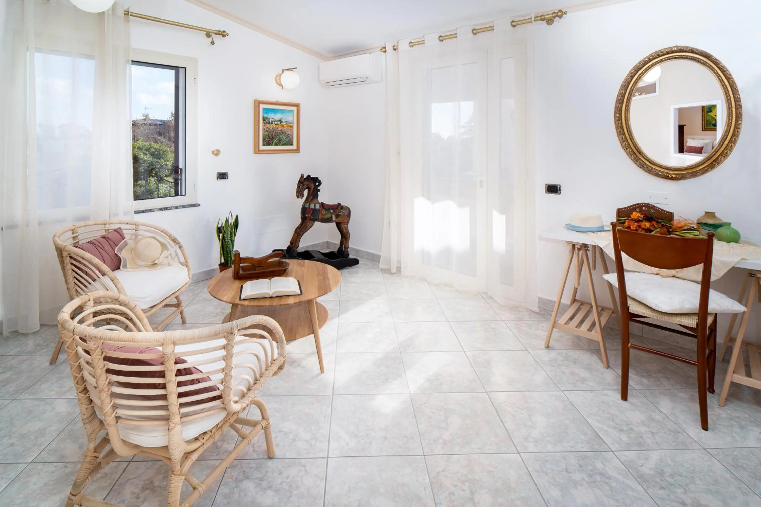 Eliana's Apartments - Mares e Montes