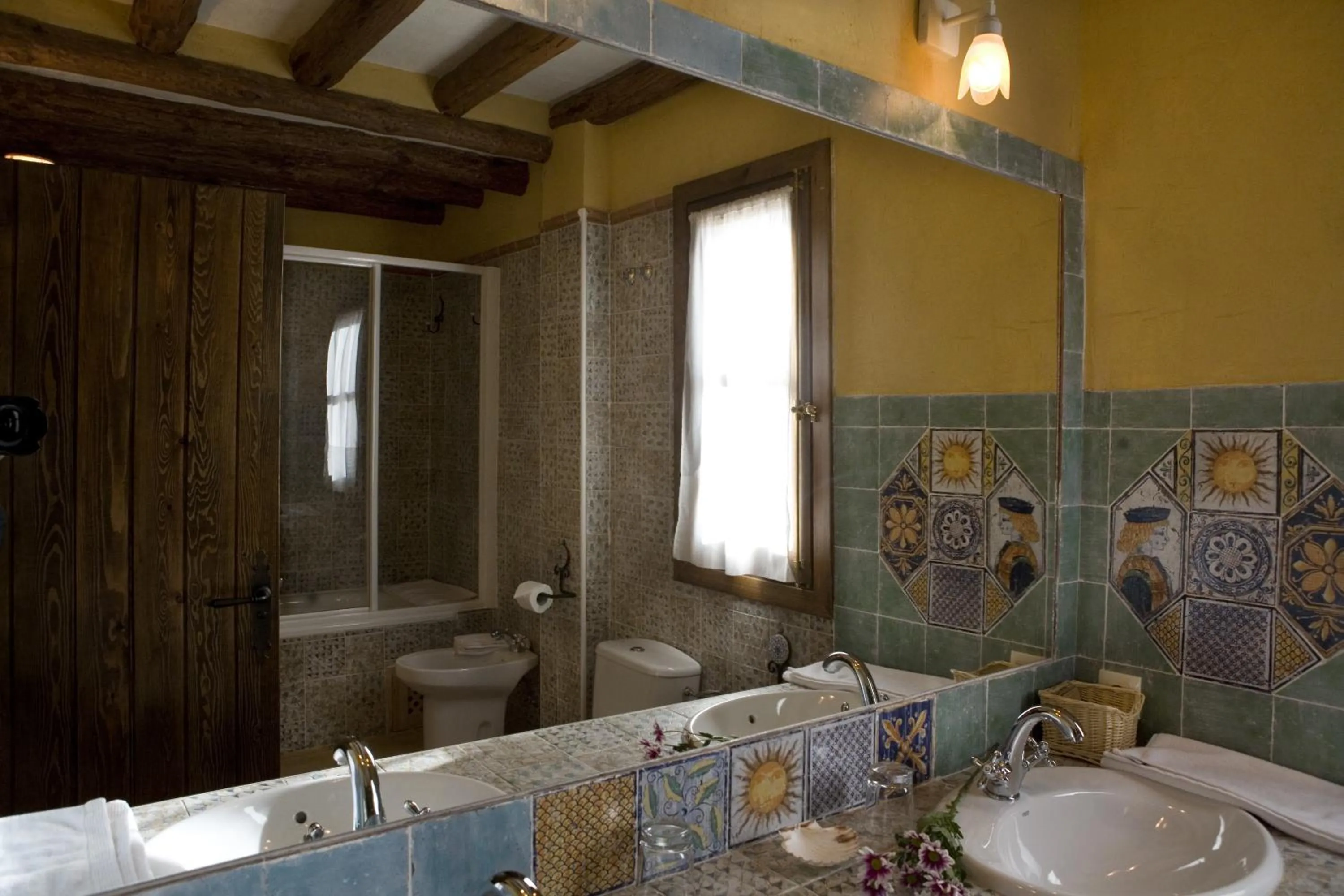 Bathroom in Hotel Rural La Data