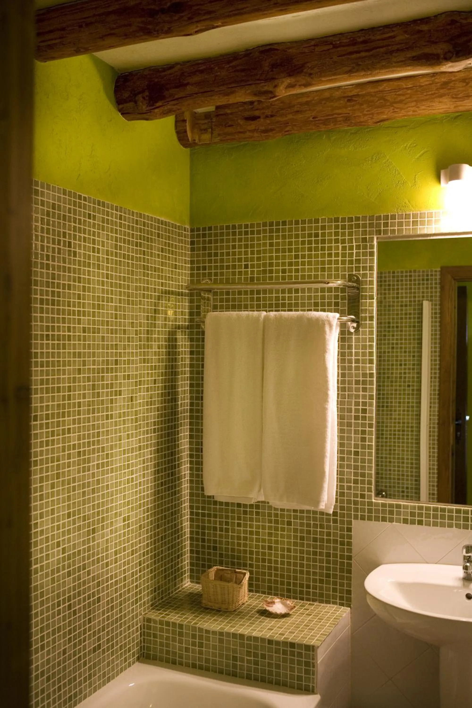 Bathroom in Hotel Rural La Data