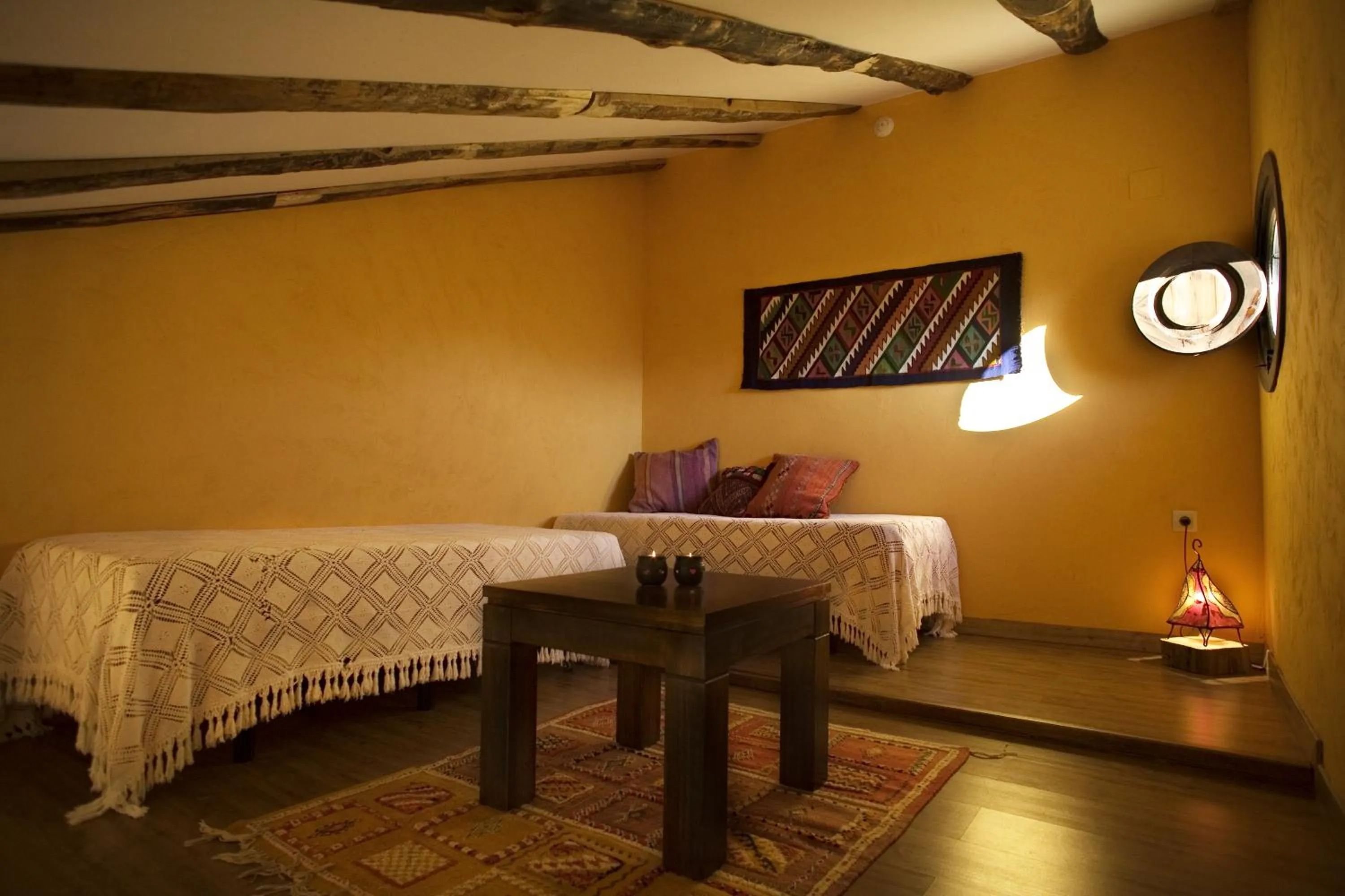 Living room, Bed in Hotel Rural La Data