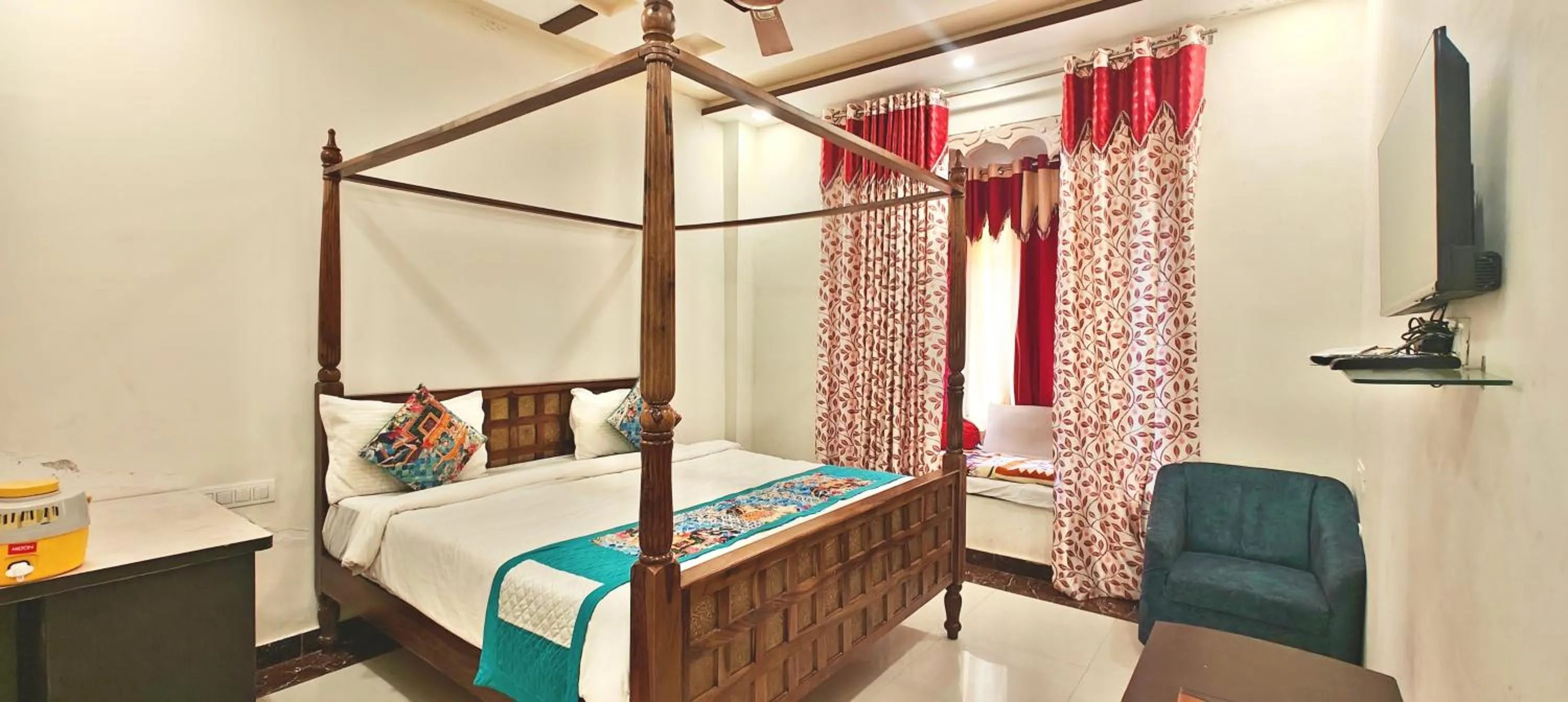 RUDRAKSH HOTEL & RESTAURANT in Kumbhalgarh