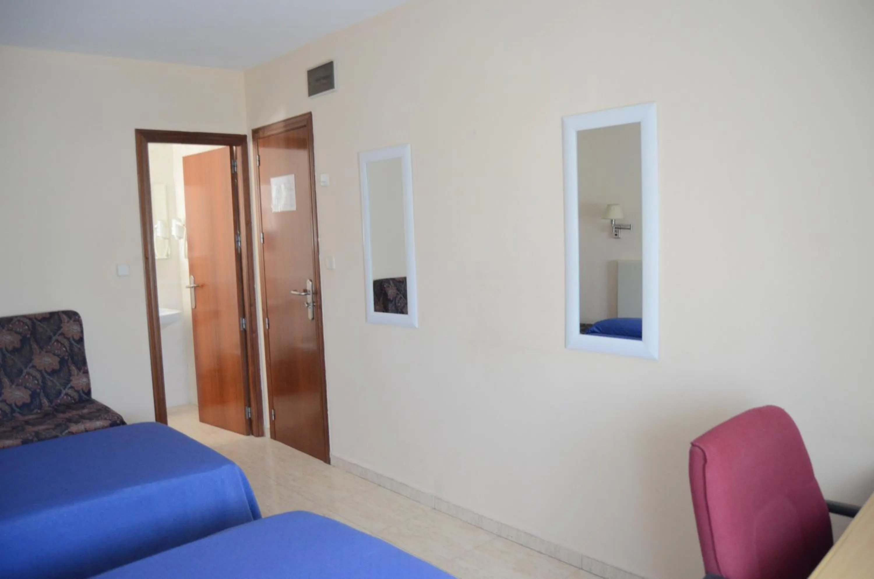 Decorative detail, Bed in Hotel Legazpi