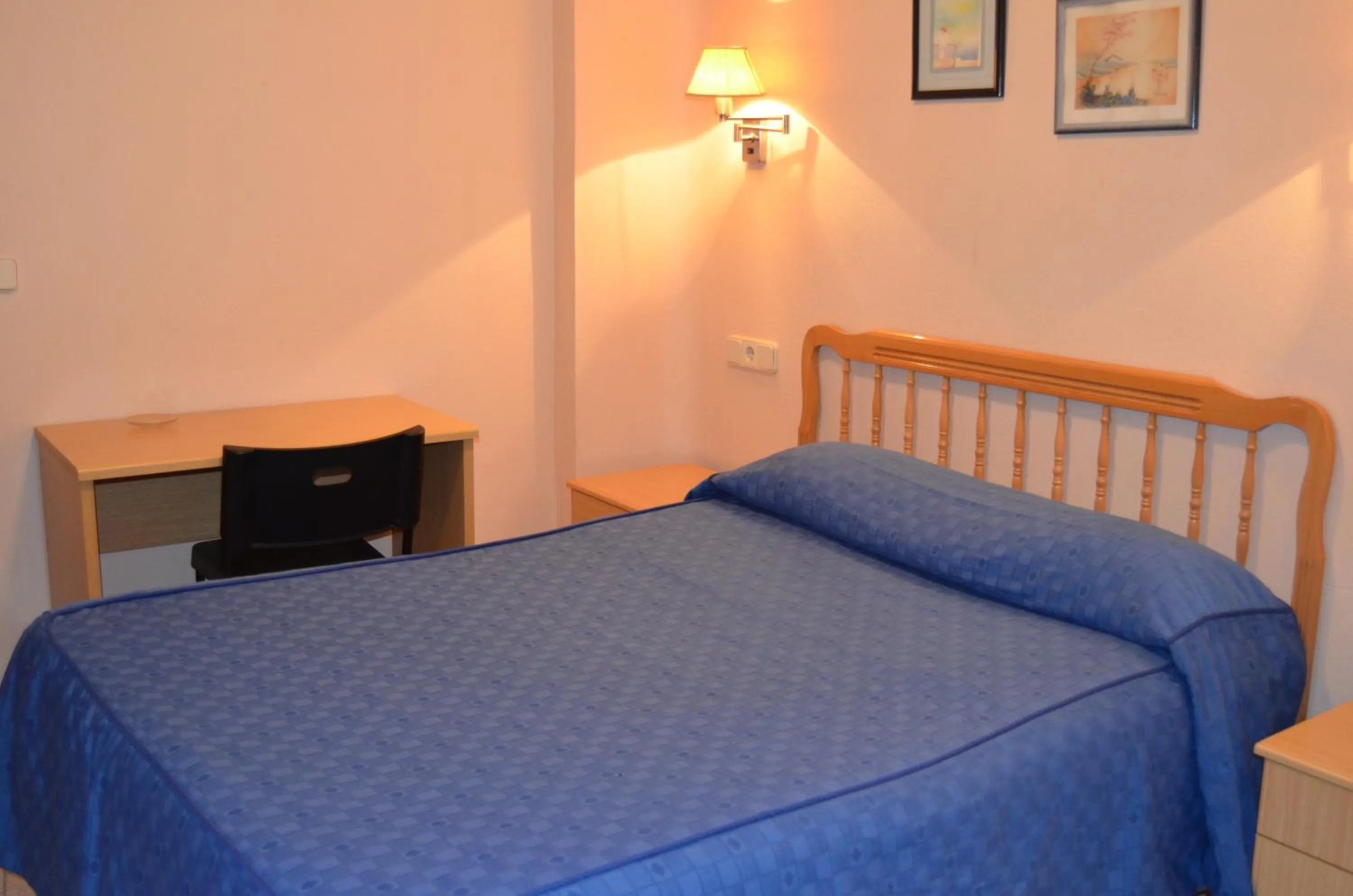 Bedroom, Bed in Hotel Legazpi