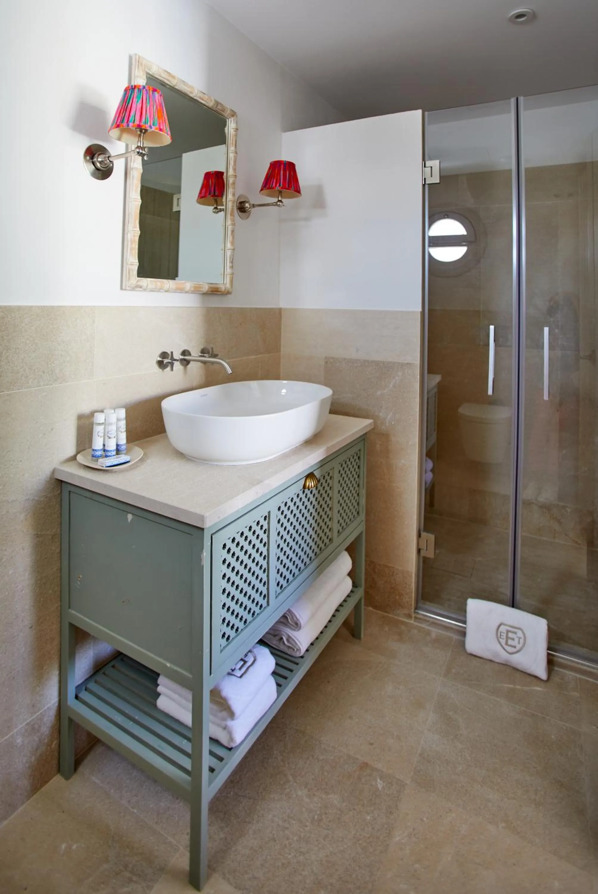 Shower in El Escondite Tarifa