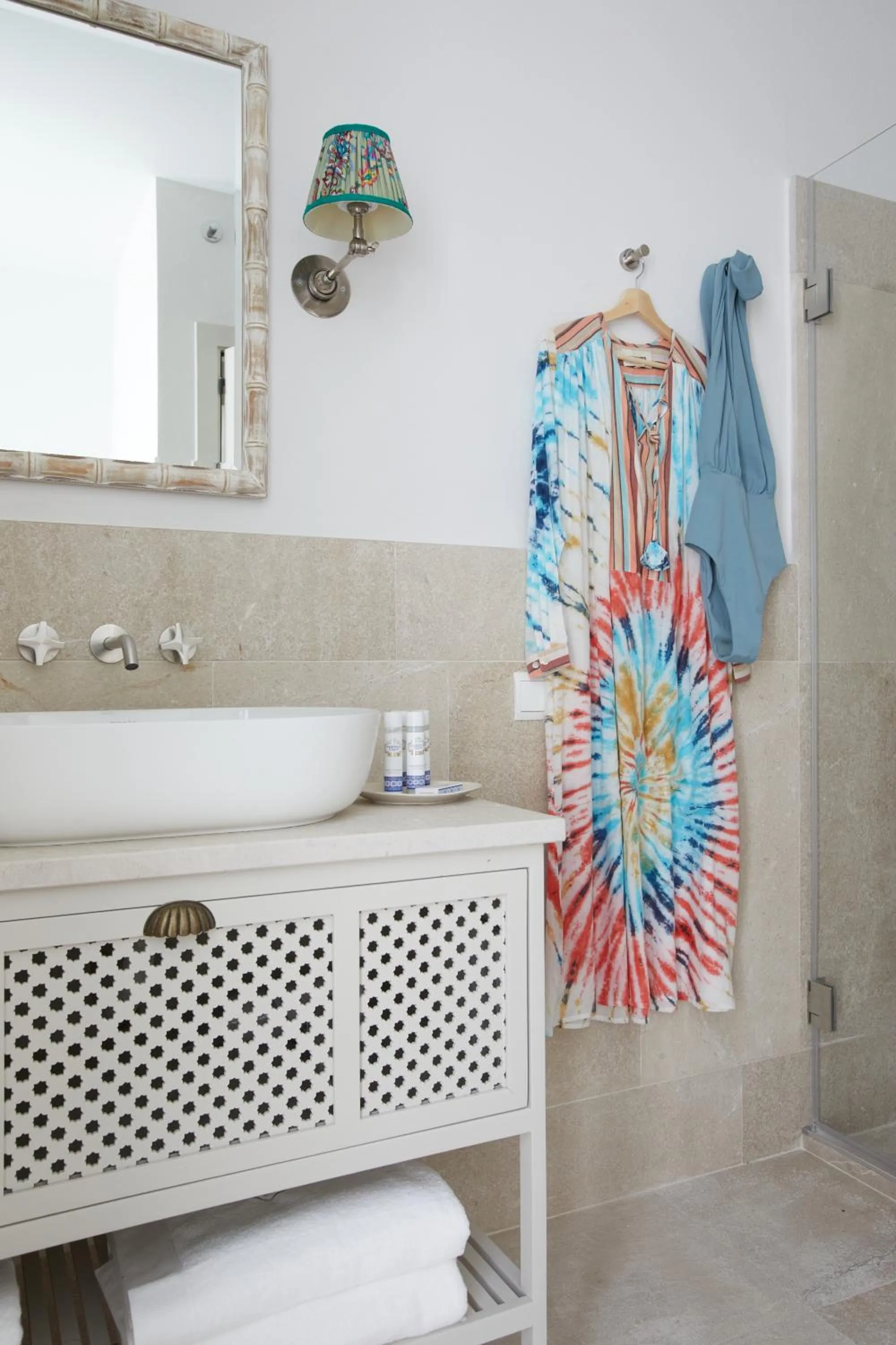 Shower in El Escondite Tarifa