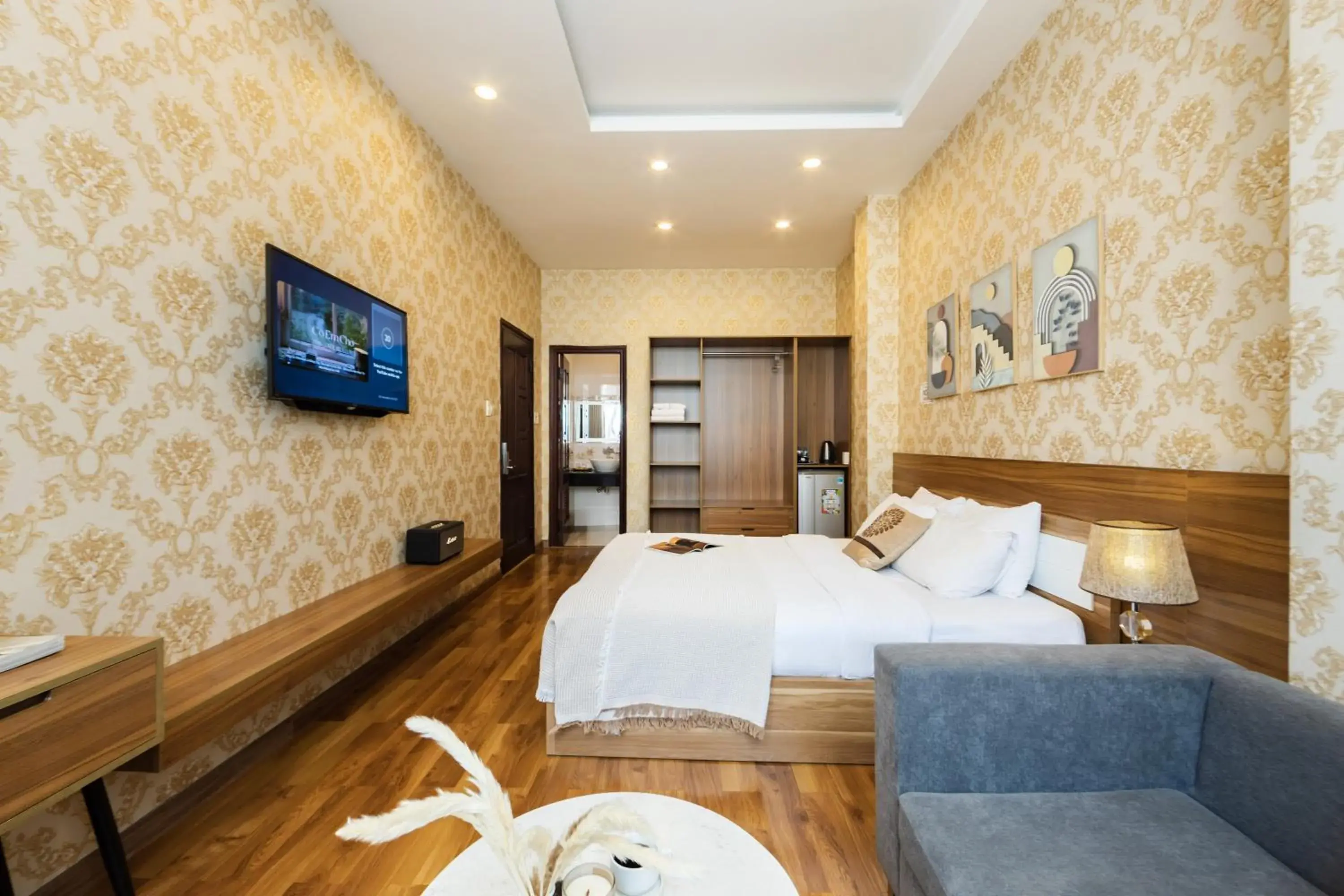 Bed in TTR Vincent Hotel Bed in TTR Vincent Hotel