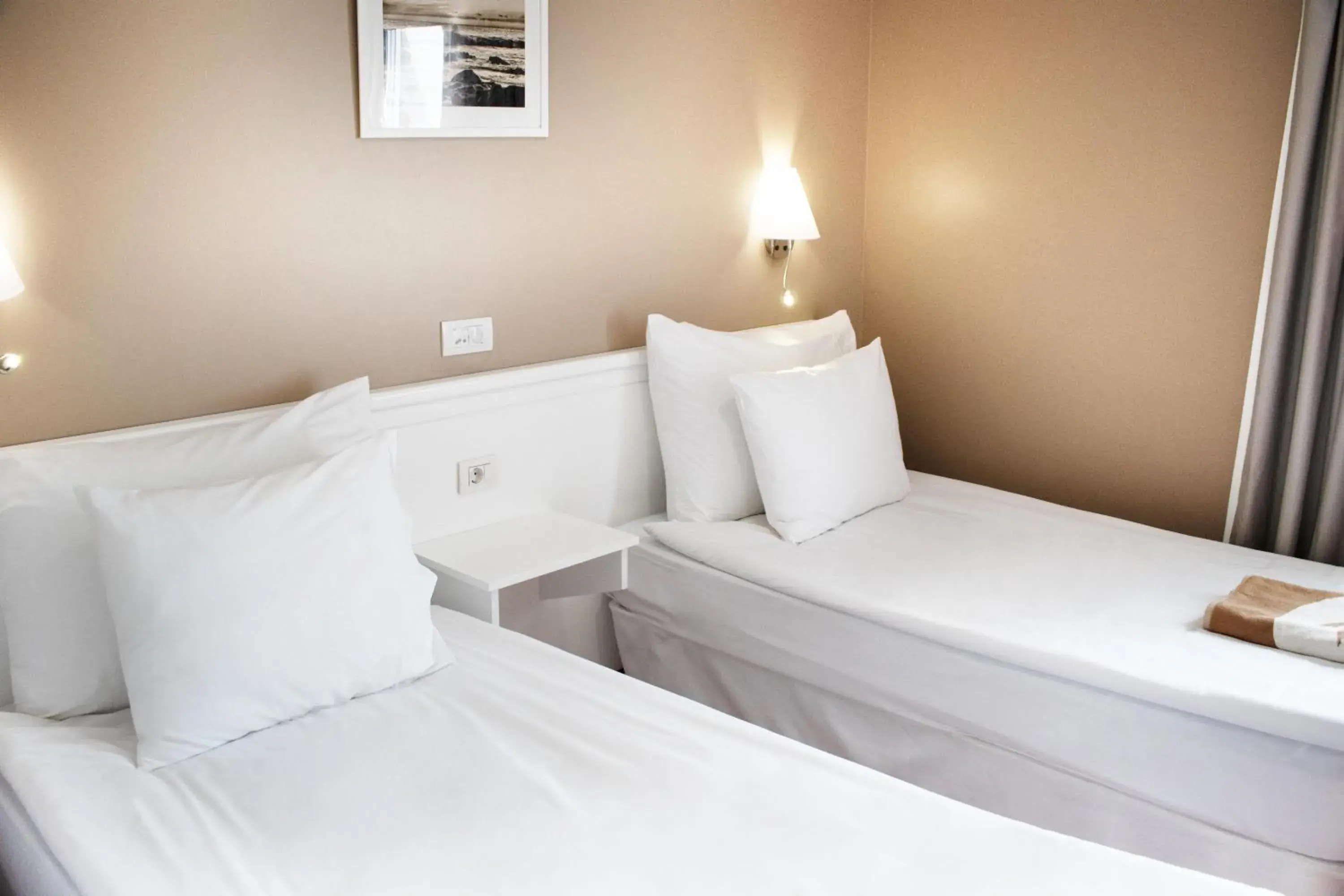 Photo of the whole room, Bed in Coral La Quinta Park Suites Photo of the whole room, Bed in Coral La Quinta Park Suites