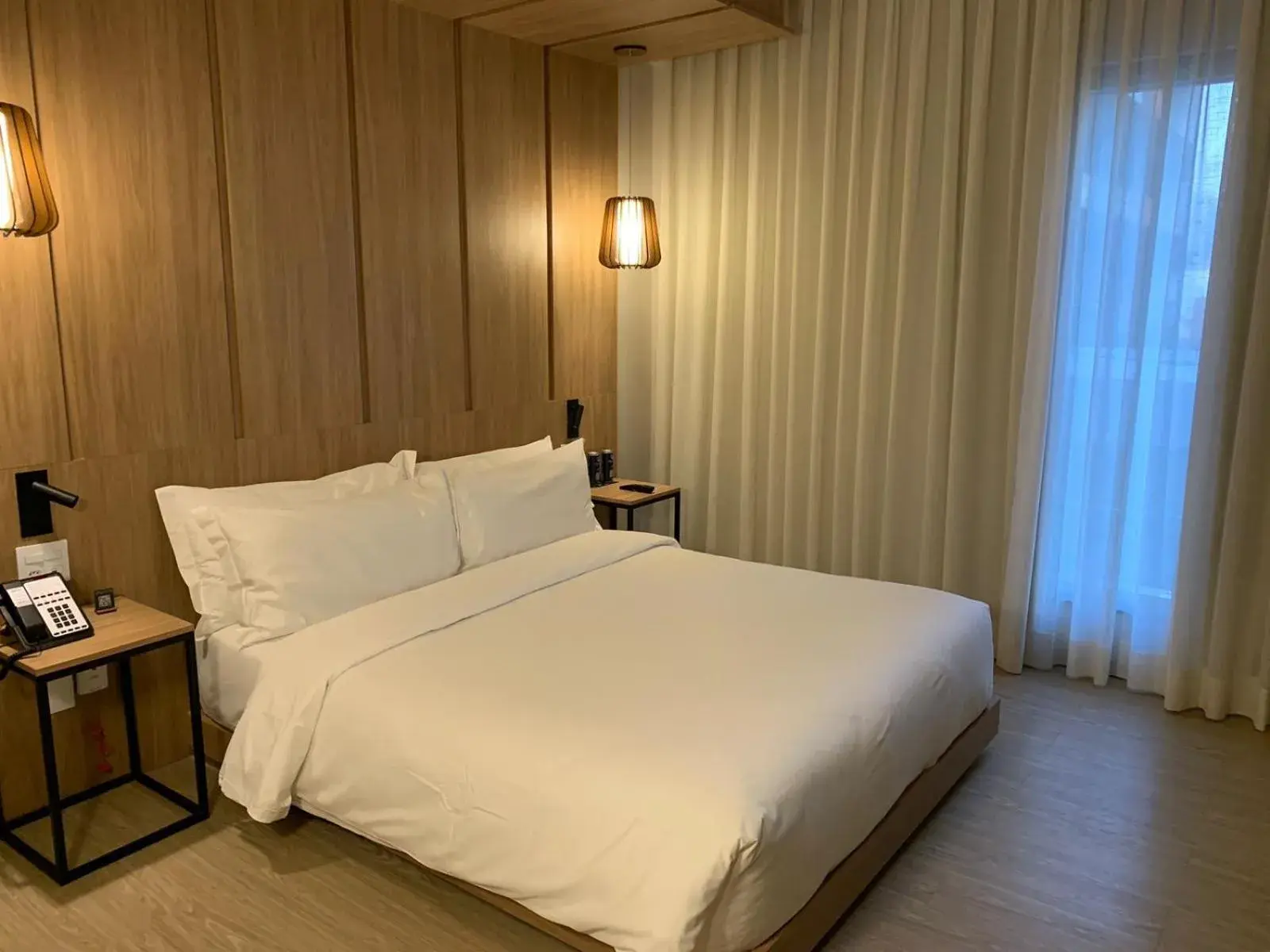 King Room - single occupancy - Disability Access in Radisson Pinheiros King Room - single occupancy - Disability Access in Radisson Pinheiros