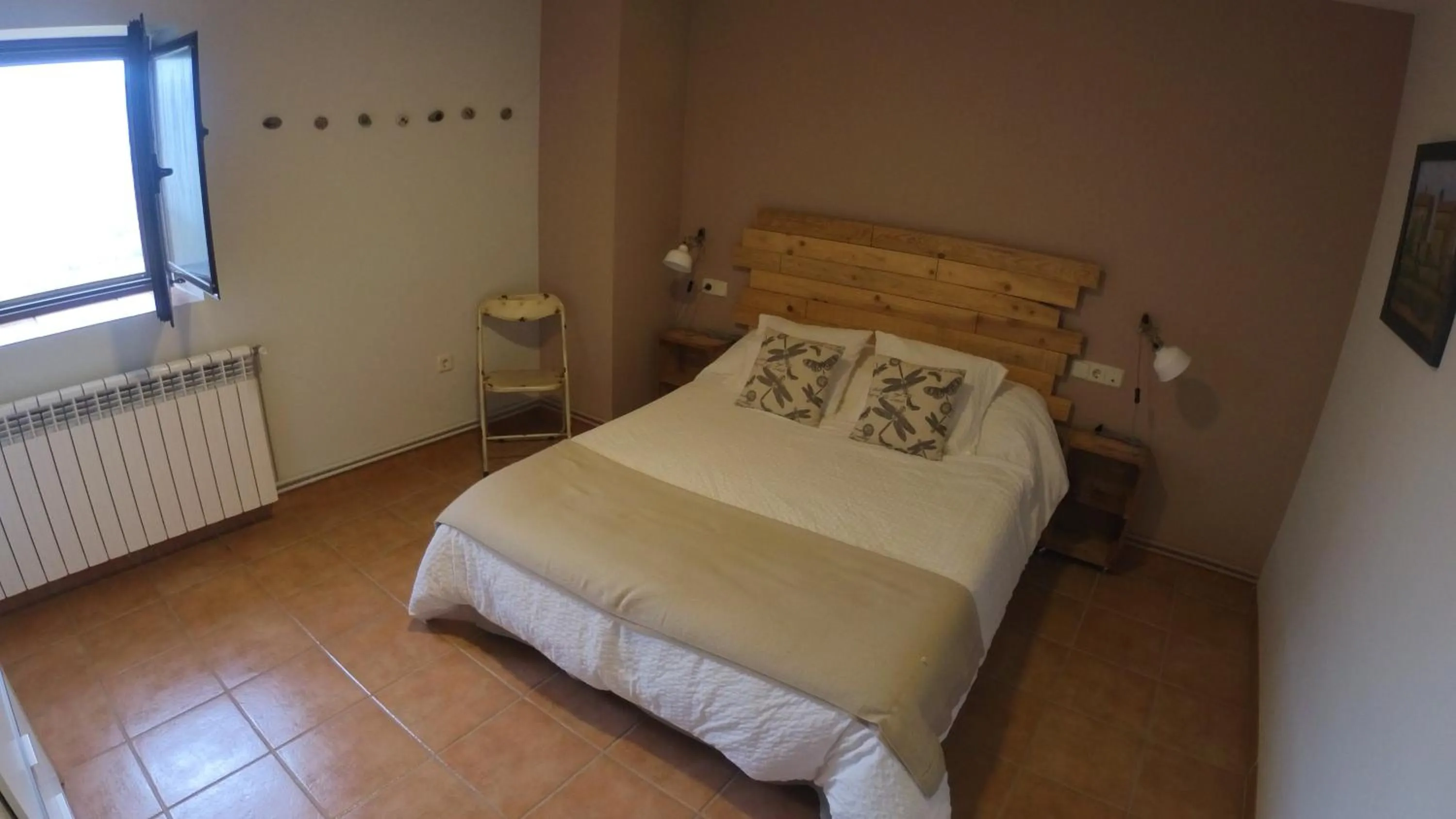 Photo of the whole room, Bed in Castell de Ceuró. Hotel Rural