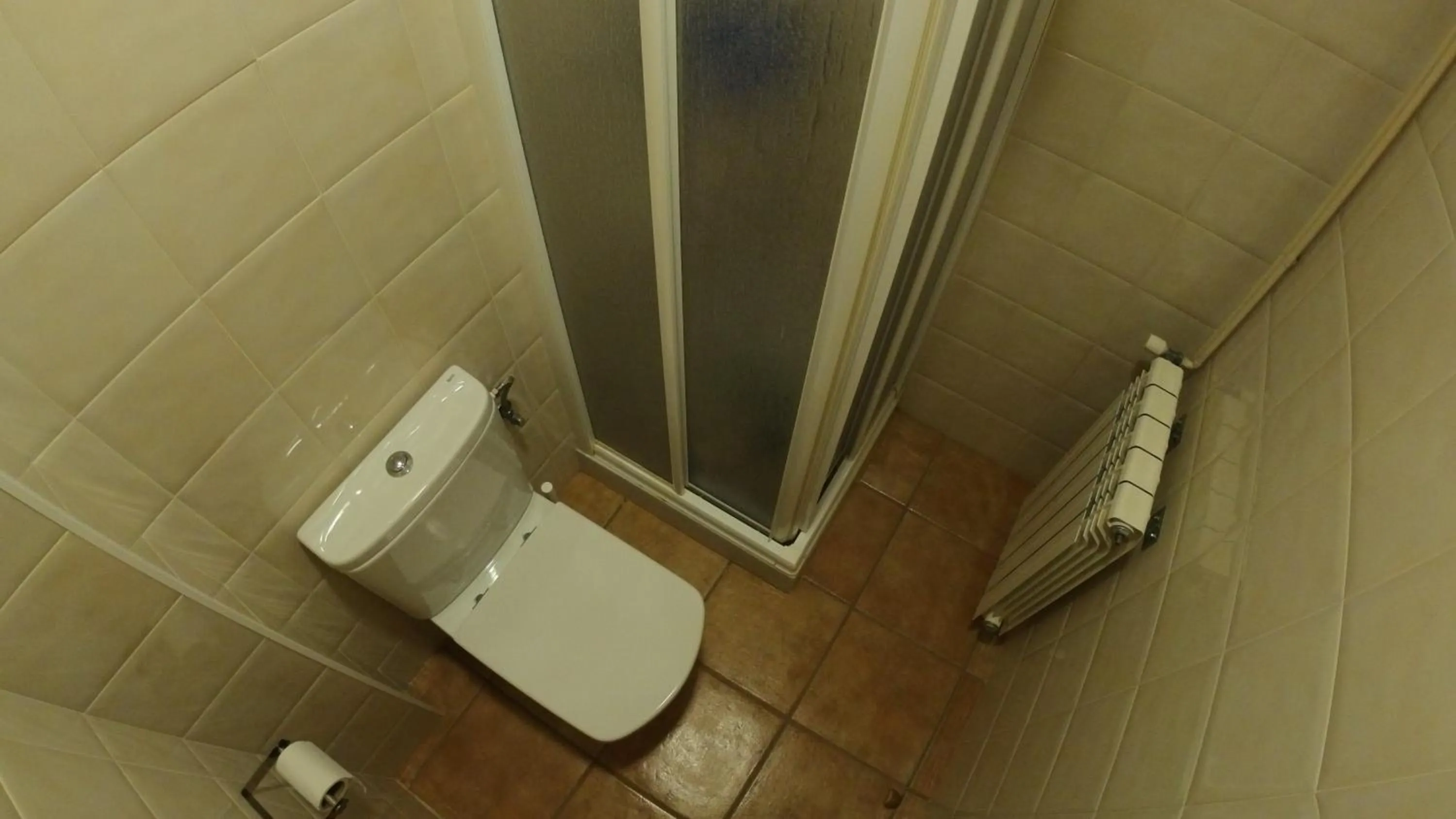 Bathroom in Castell de Ceuró. Hotel Rural