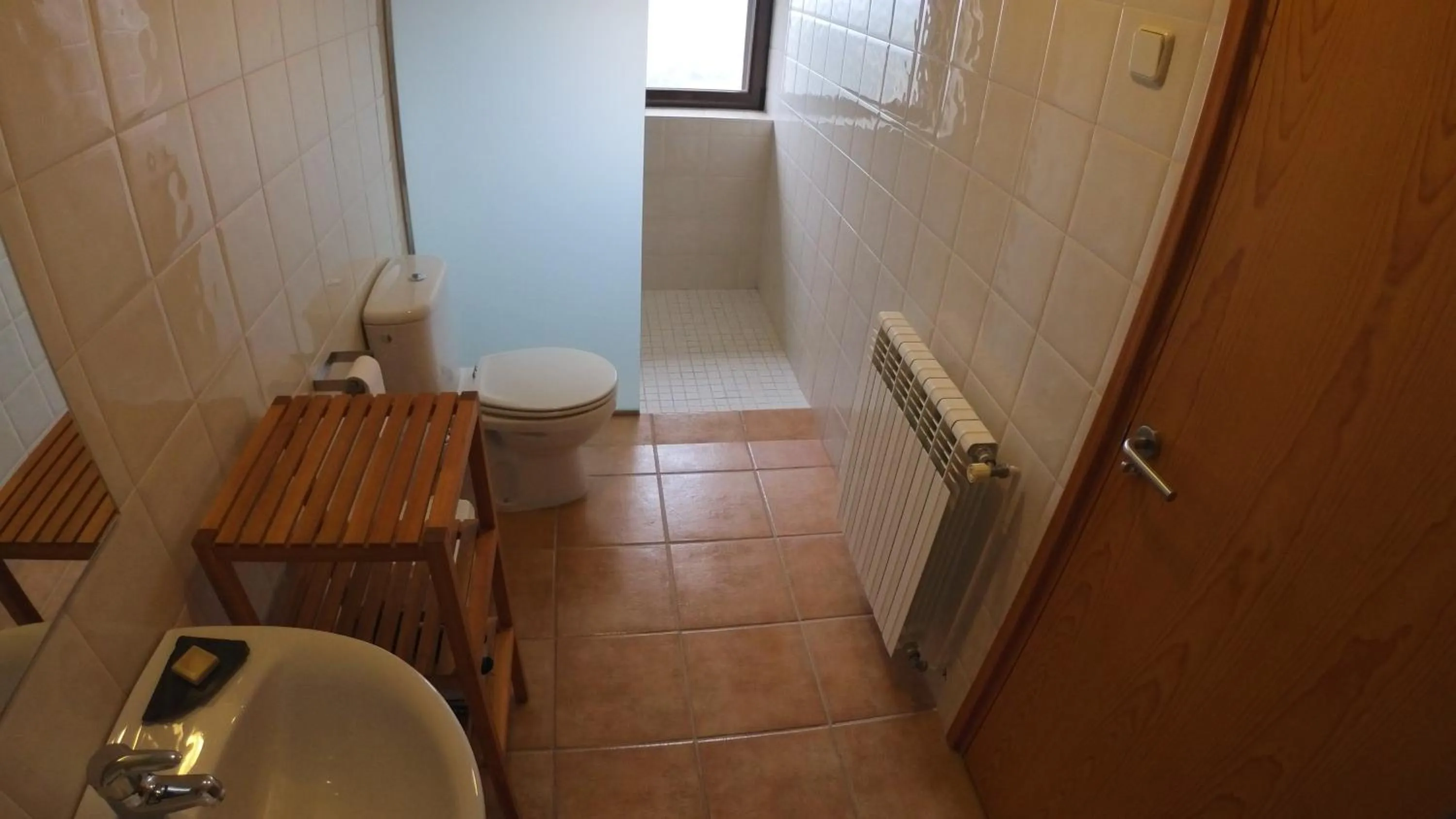 Bathroom in Castell de Ceuró. Hotel Rural