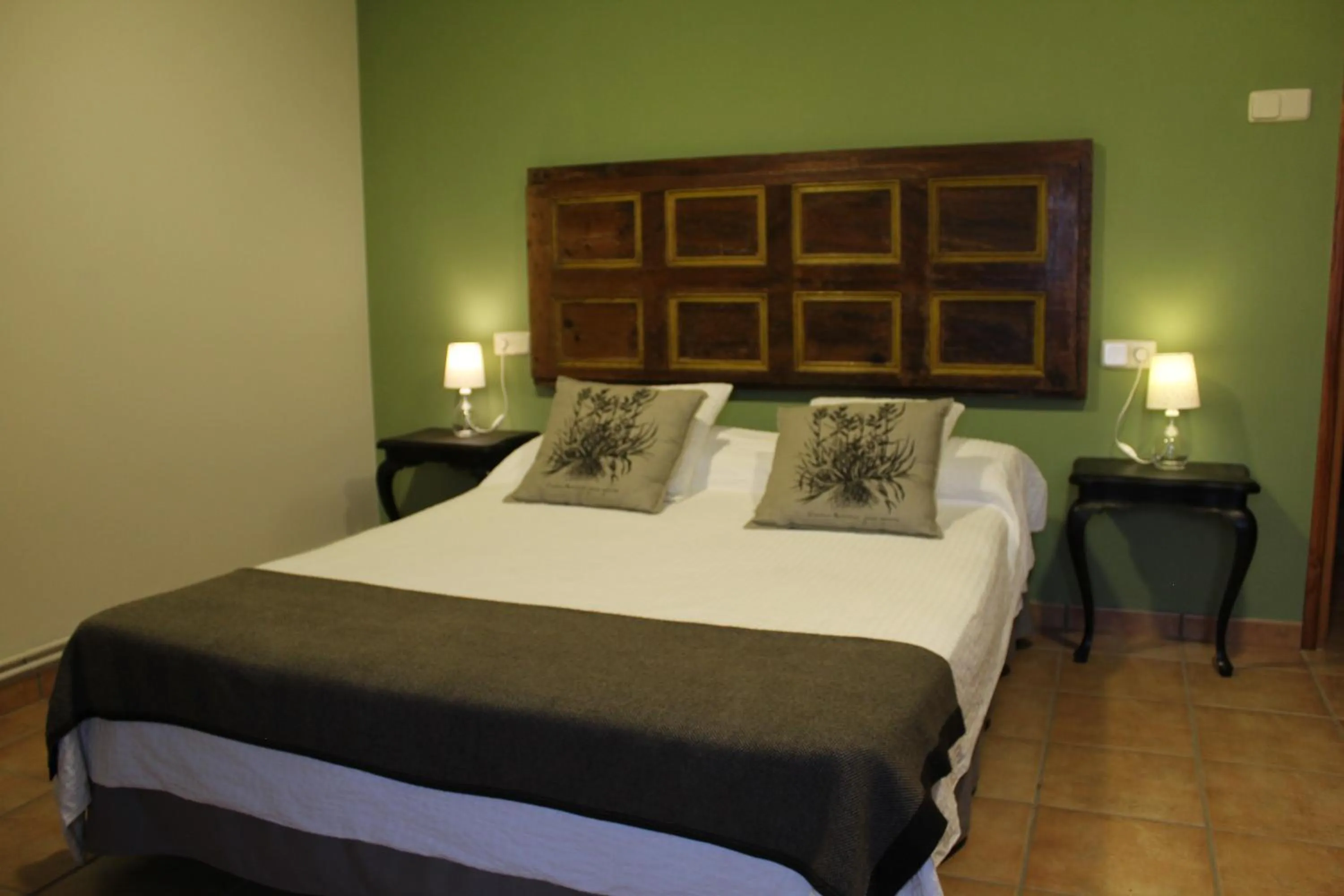 Photo of the whole room, Bed in Castell de Ceuró. Hotel Rural
