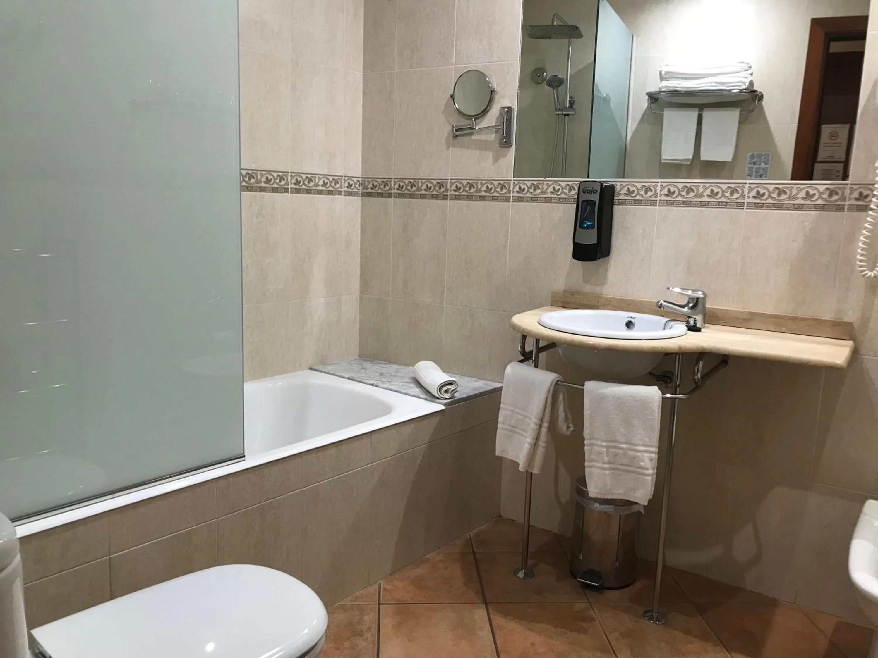 Bathroom in Hotel-Restaurante La Quadra