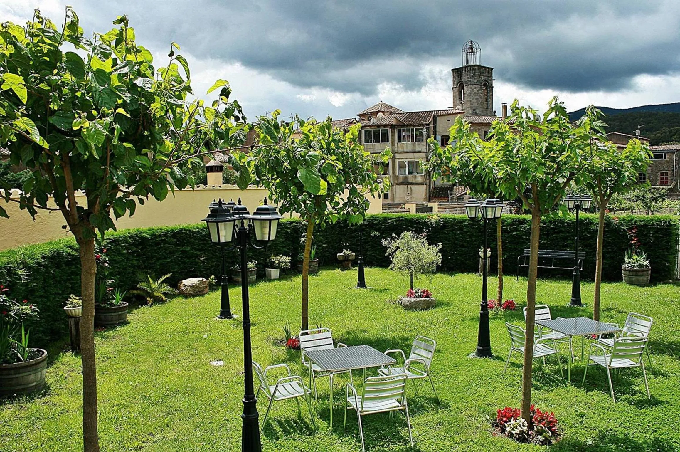 Garden in Hotel-Restaurante La Quadra