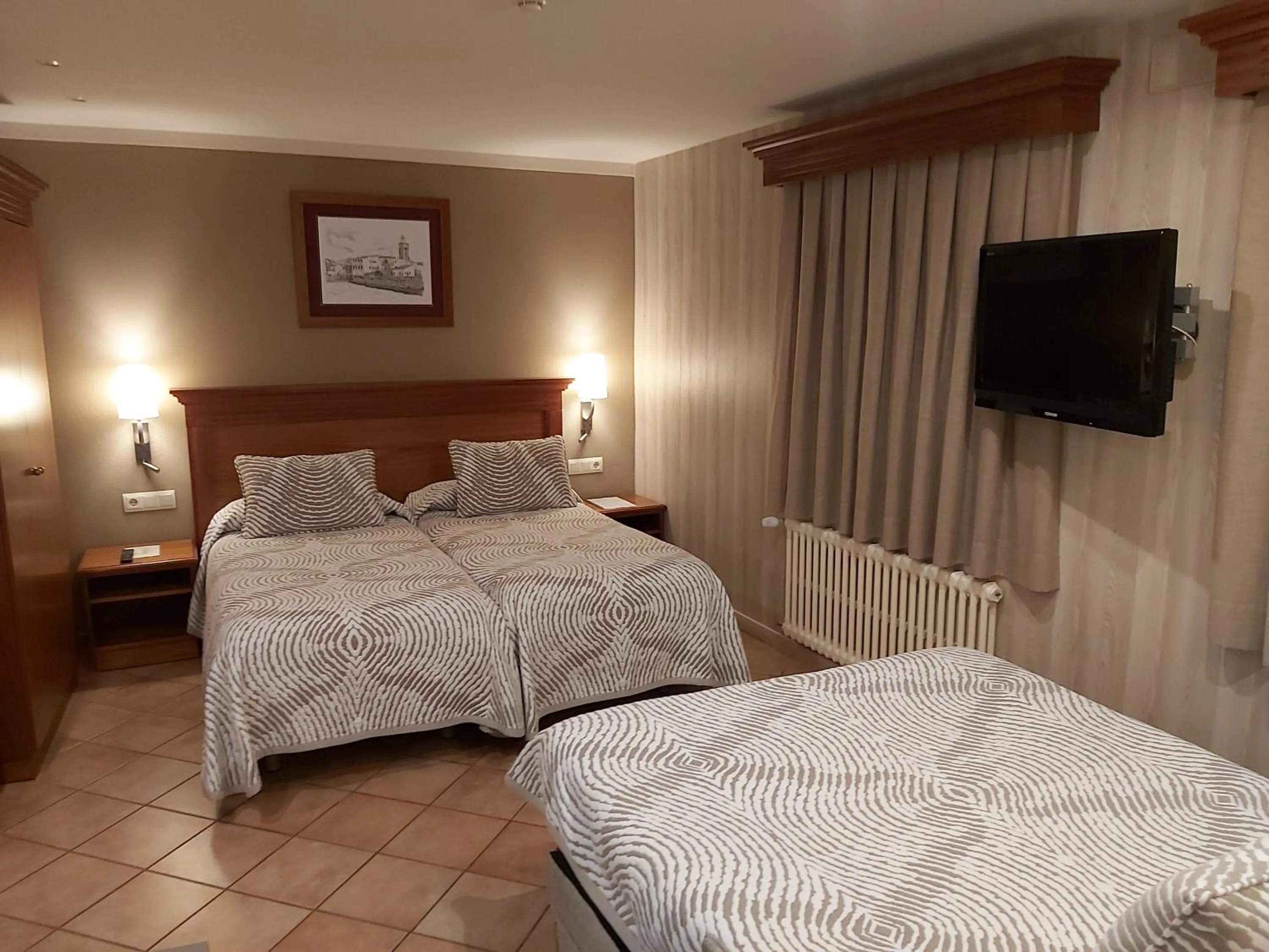 Bedroom, Bed in Hotel-Restaurante La Quadra