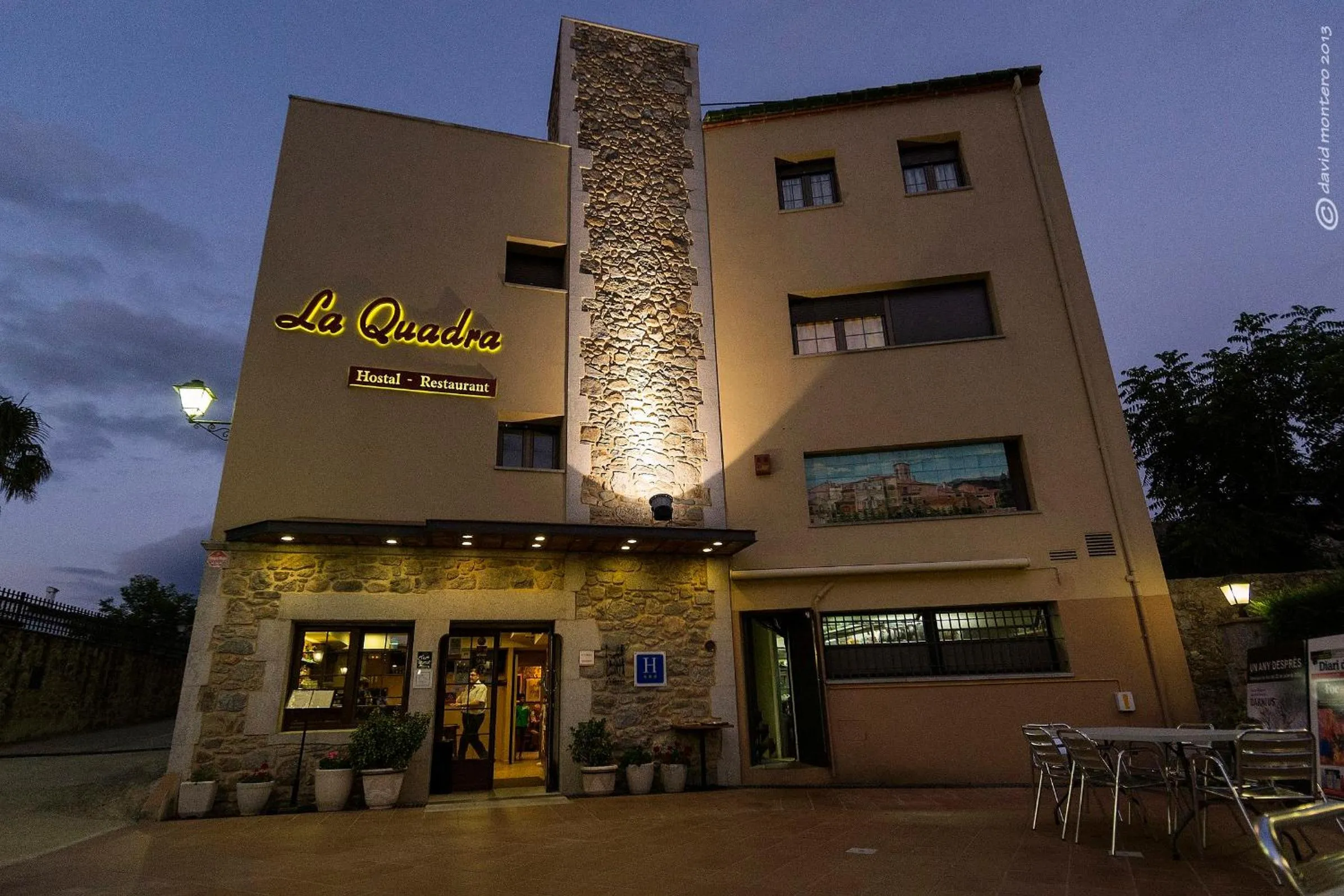 Facade/entrance in Hotel-Restaurante La Quadra