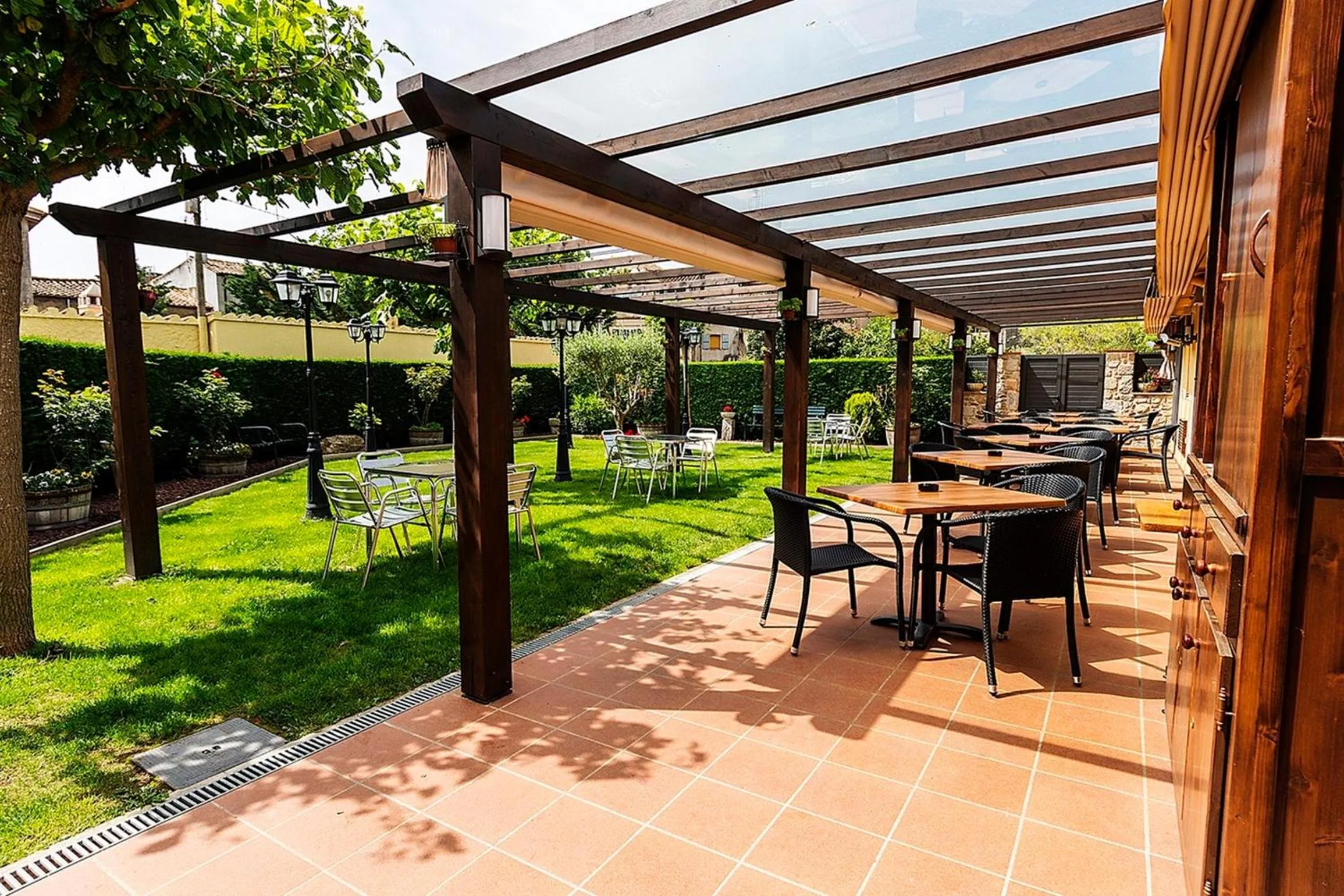Garden in Hotel-Restaurante La Quadra