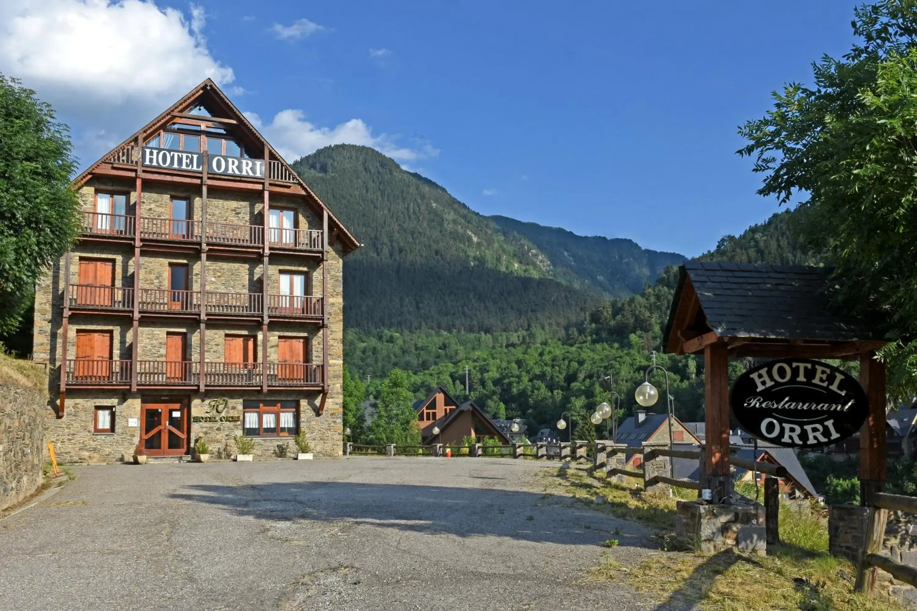 Facade/entrance in RVHotels Orri Facade/entrance in RVHotels Orri