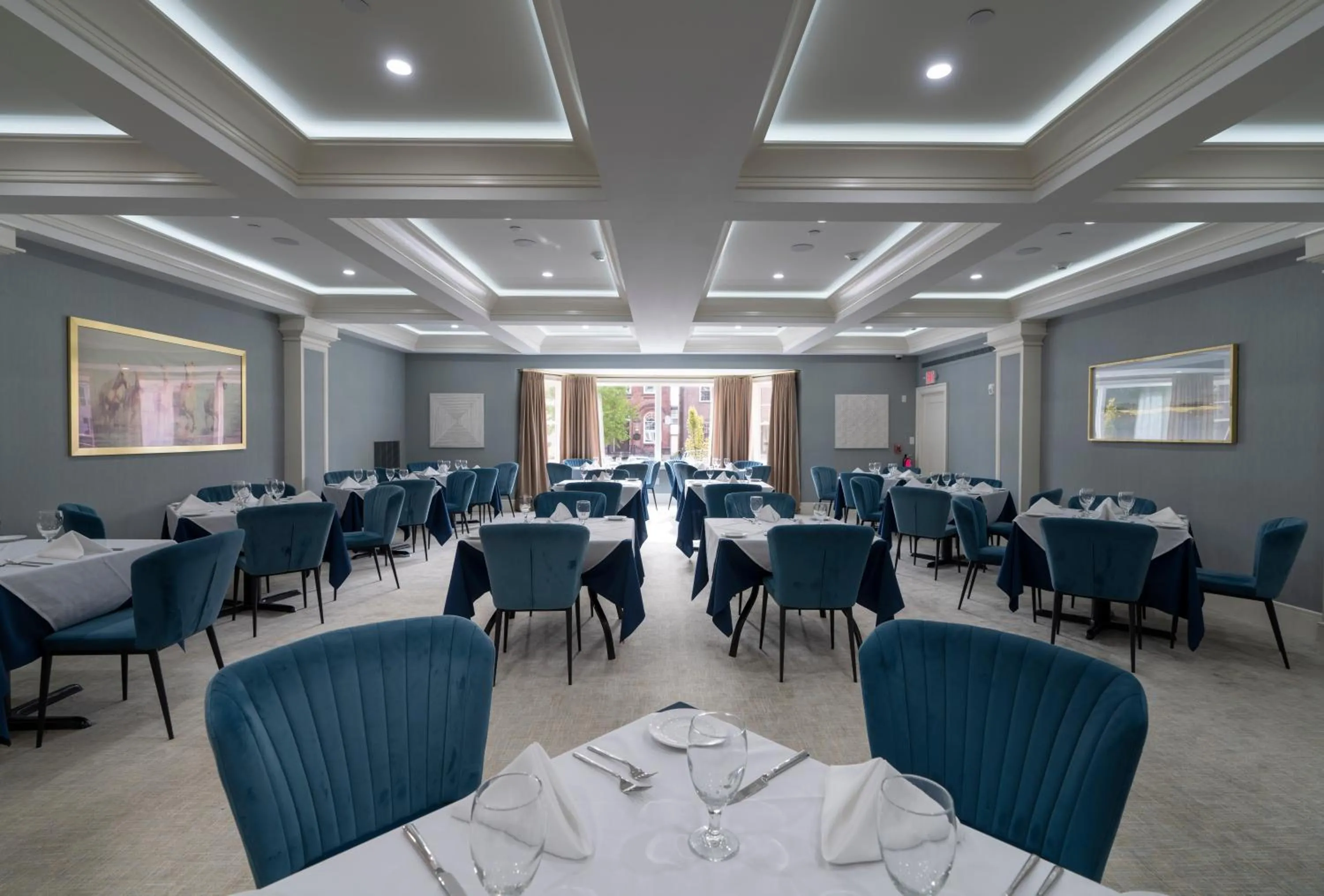 Restaurant/places to eat in Orange Inn Boutique Hotel