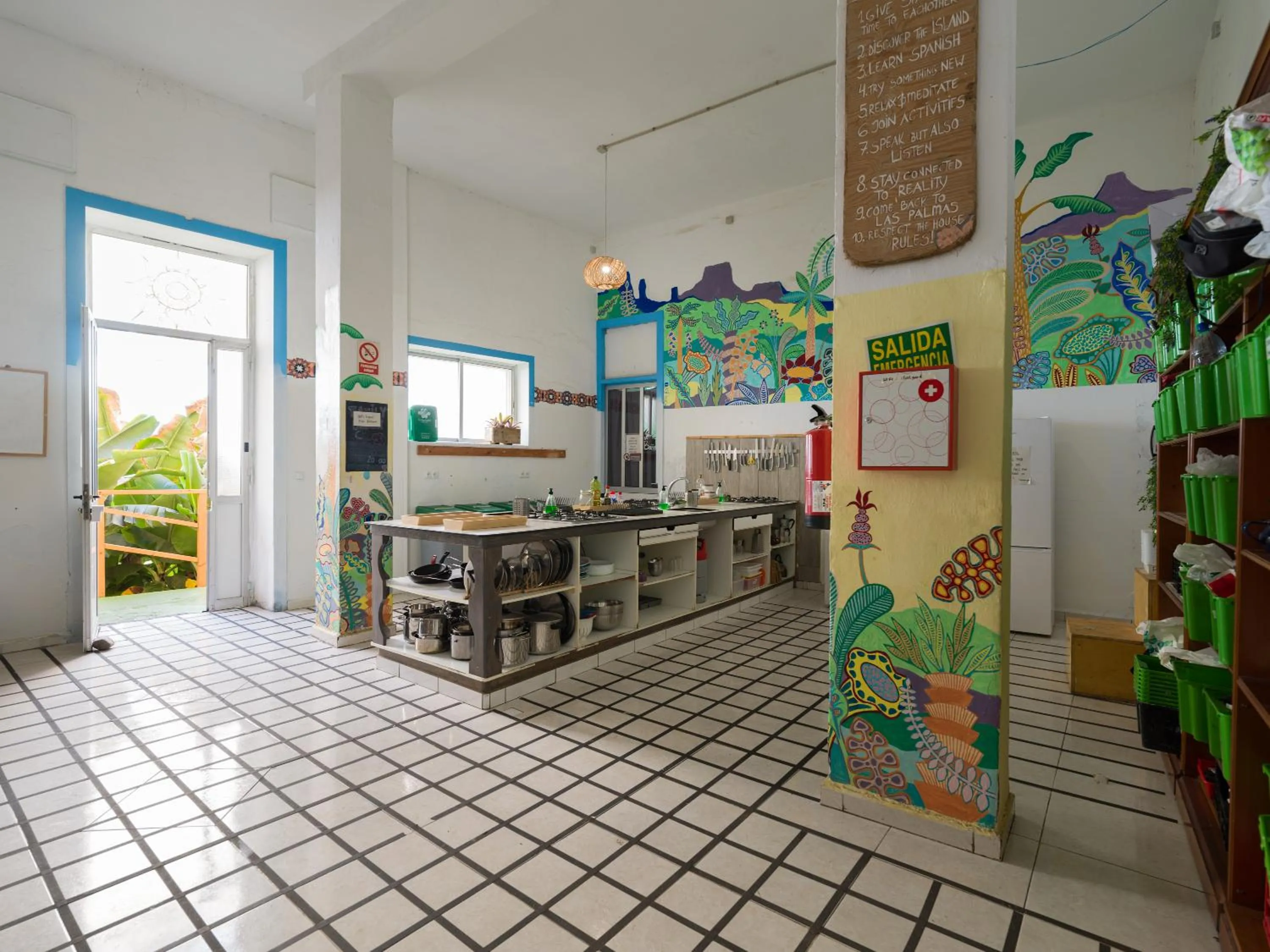 Kitchen or kitchenette in Jungle House