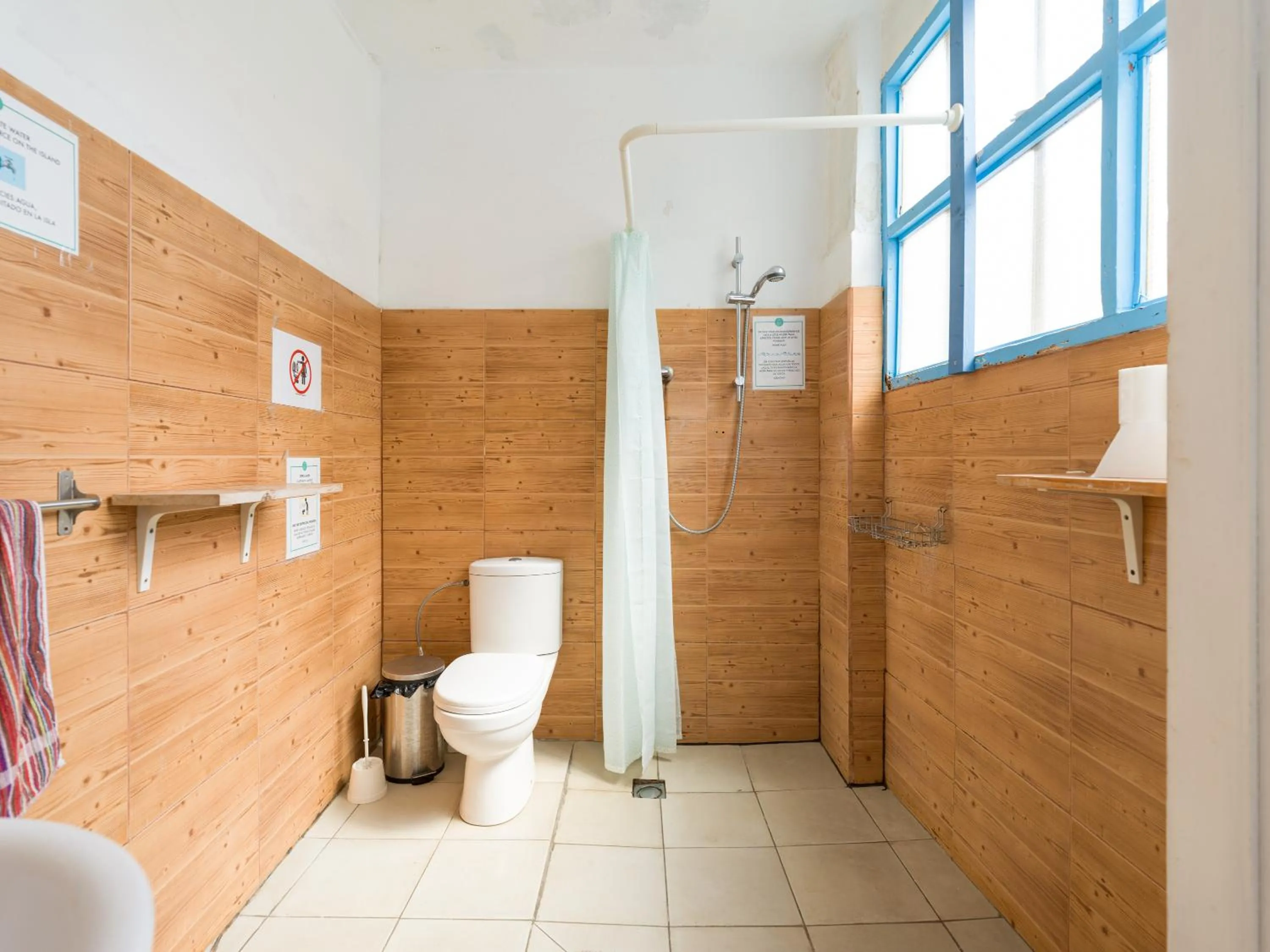 Shower in Jungle House