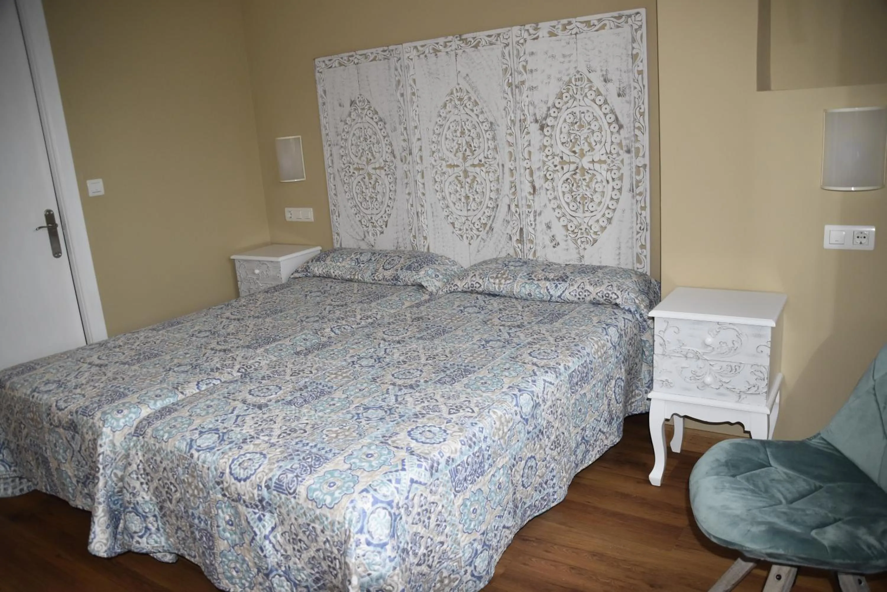 Photo of the whole room in Los Acebos Cangas