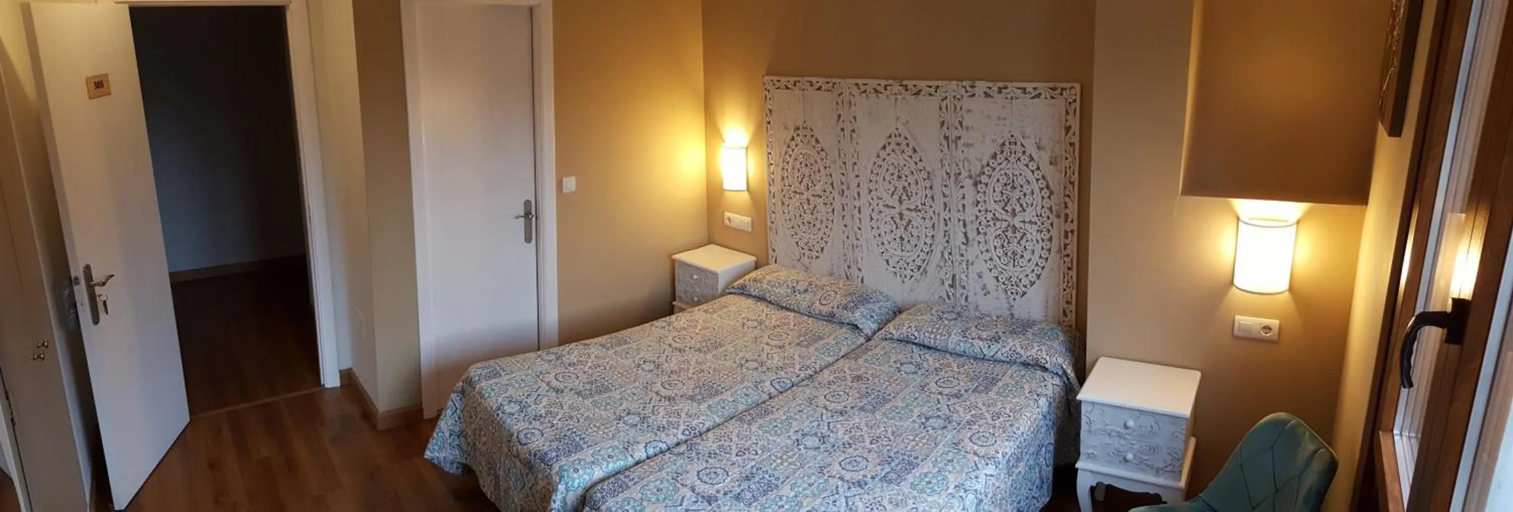 Photo of the whole room in Los Acebos Cangas