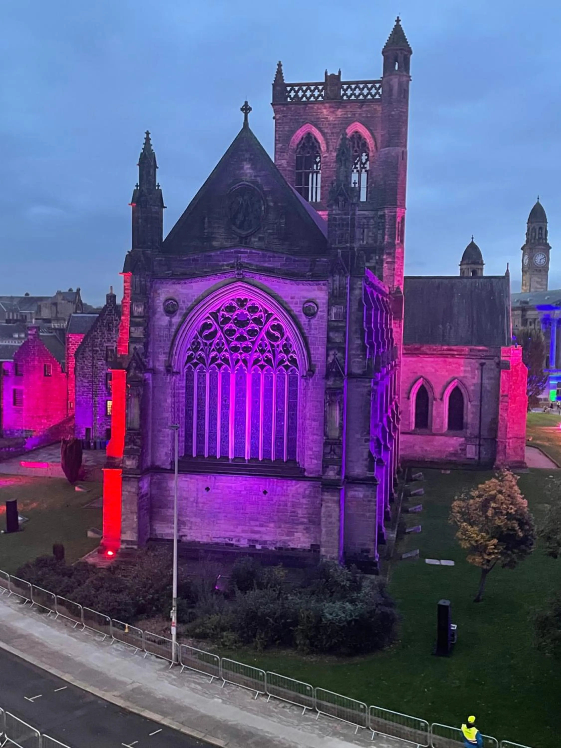THE PAISLEY PENTHOUSE - ABBEY VIEW
