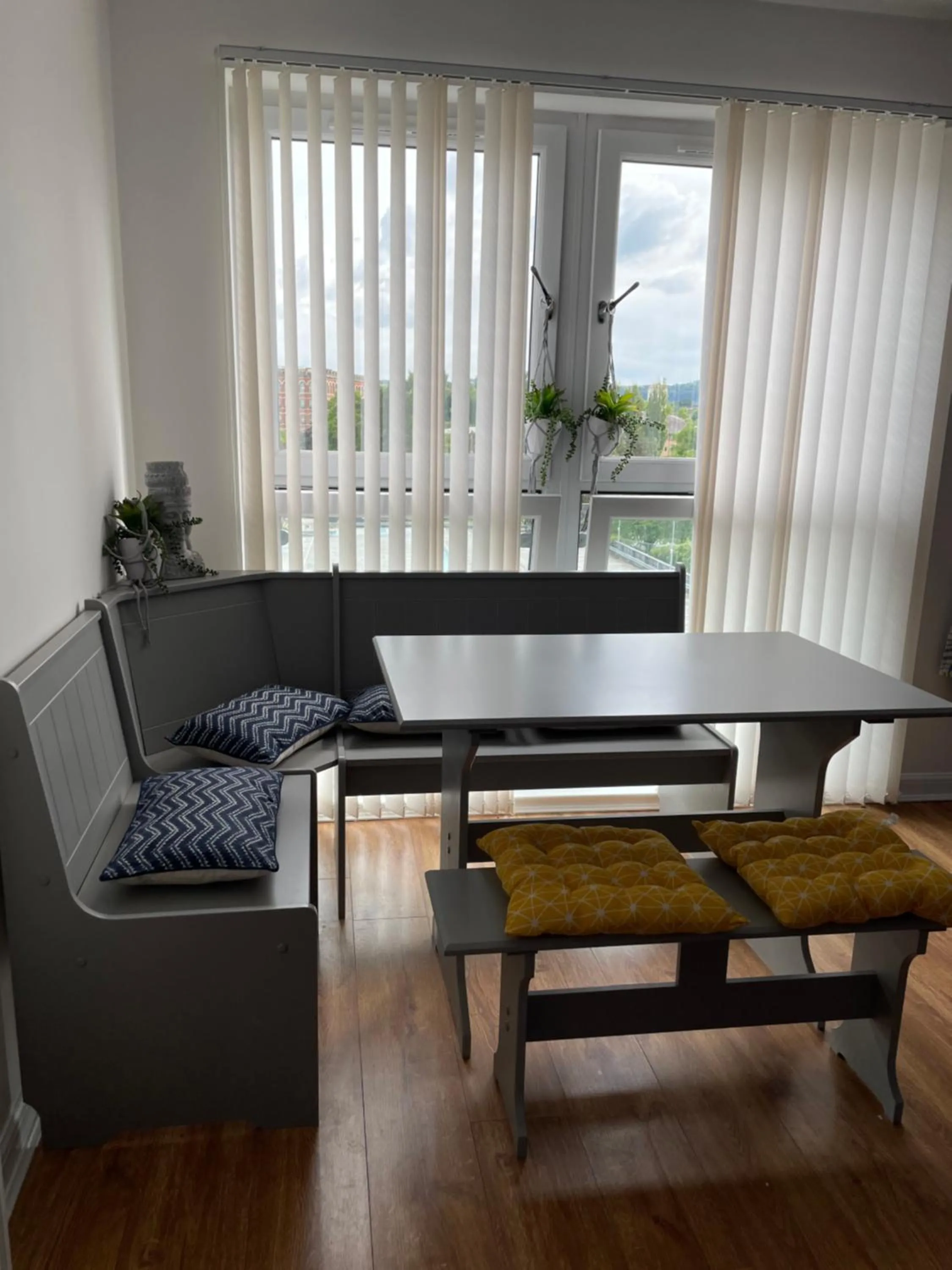 THE PAISLEY PENTHOUSE - ABBEY VIEW