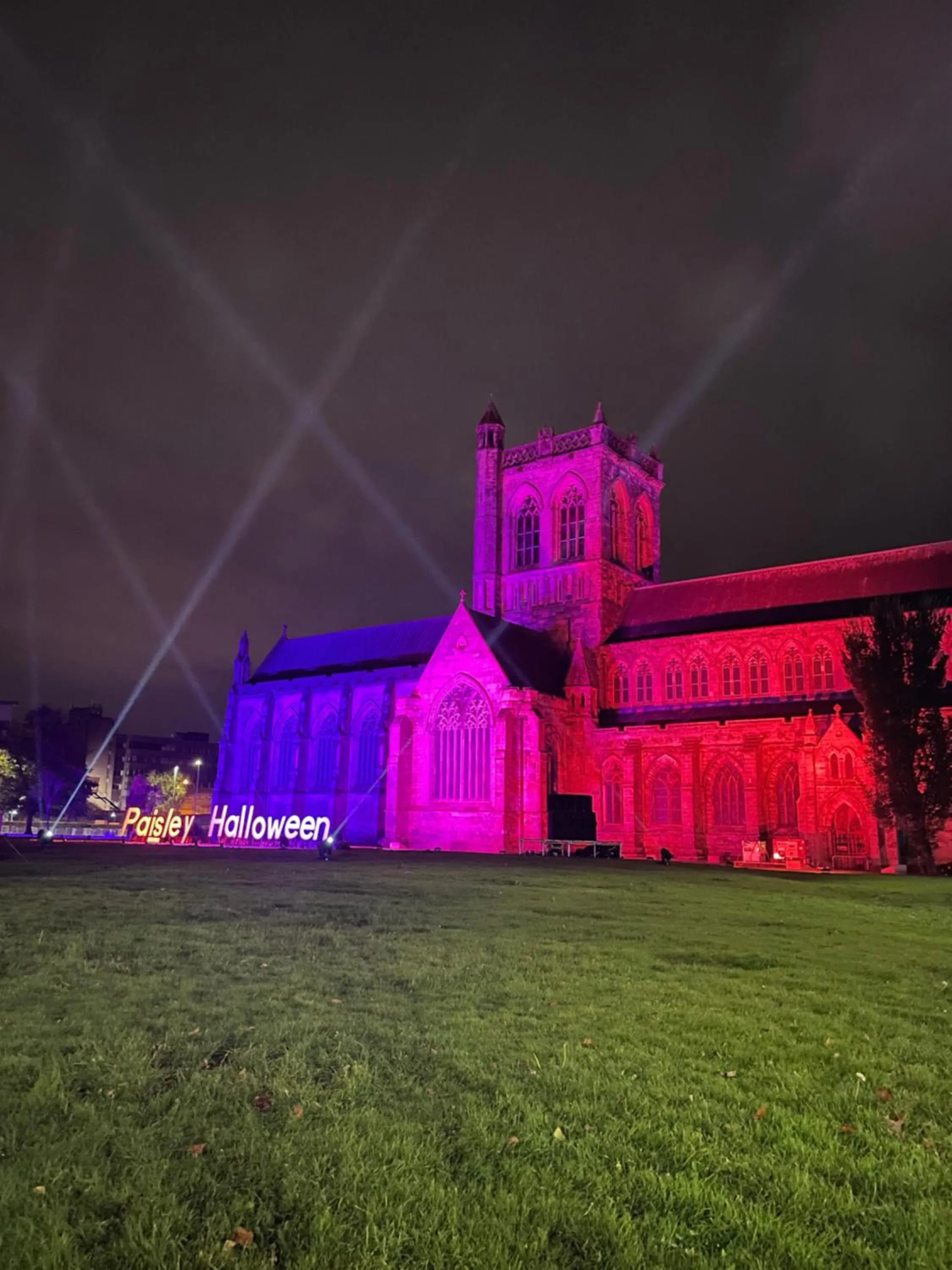 THE PAISLEY PENTHOUSE - ABBEY VIEW