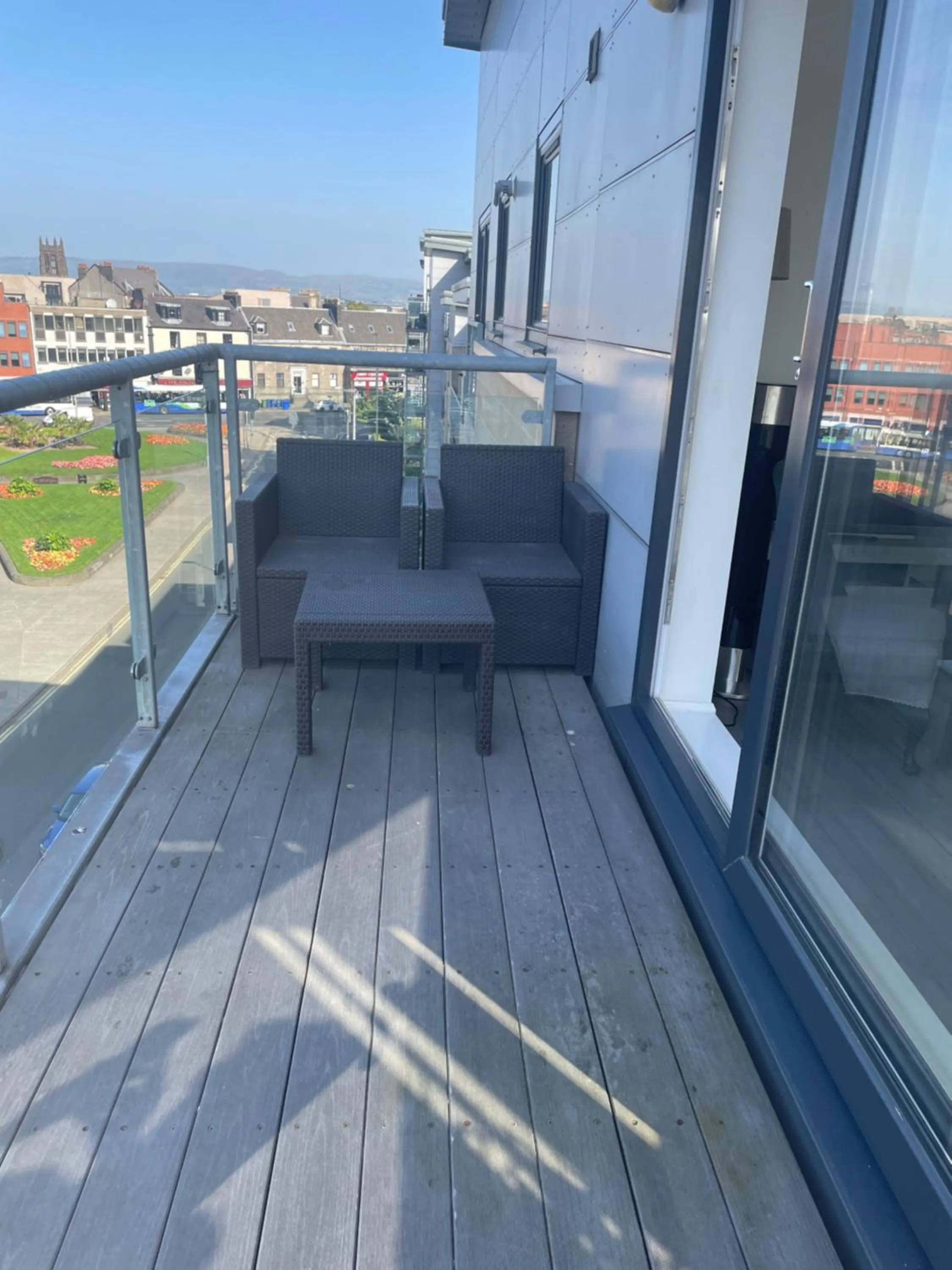 THE PAISLEY PENTHOUSE - ABBEY VIEW