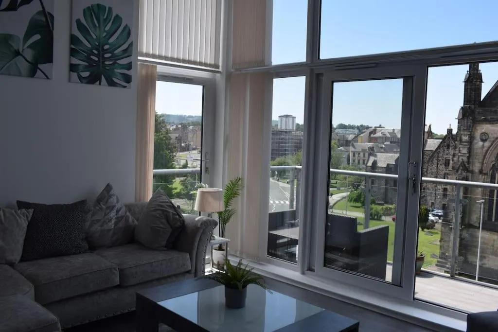 THE PAISLEY PENTHOUSE - ABBEY VIEW