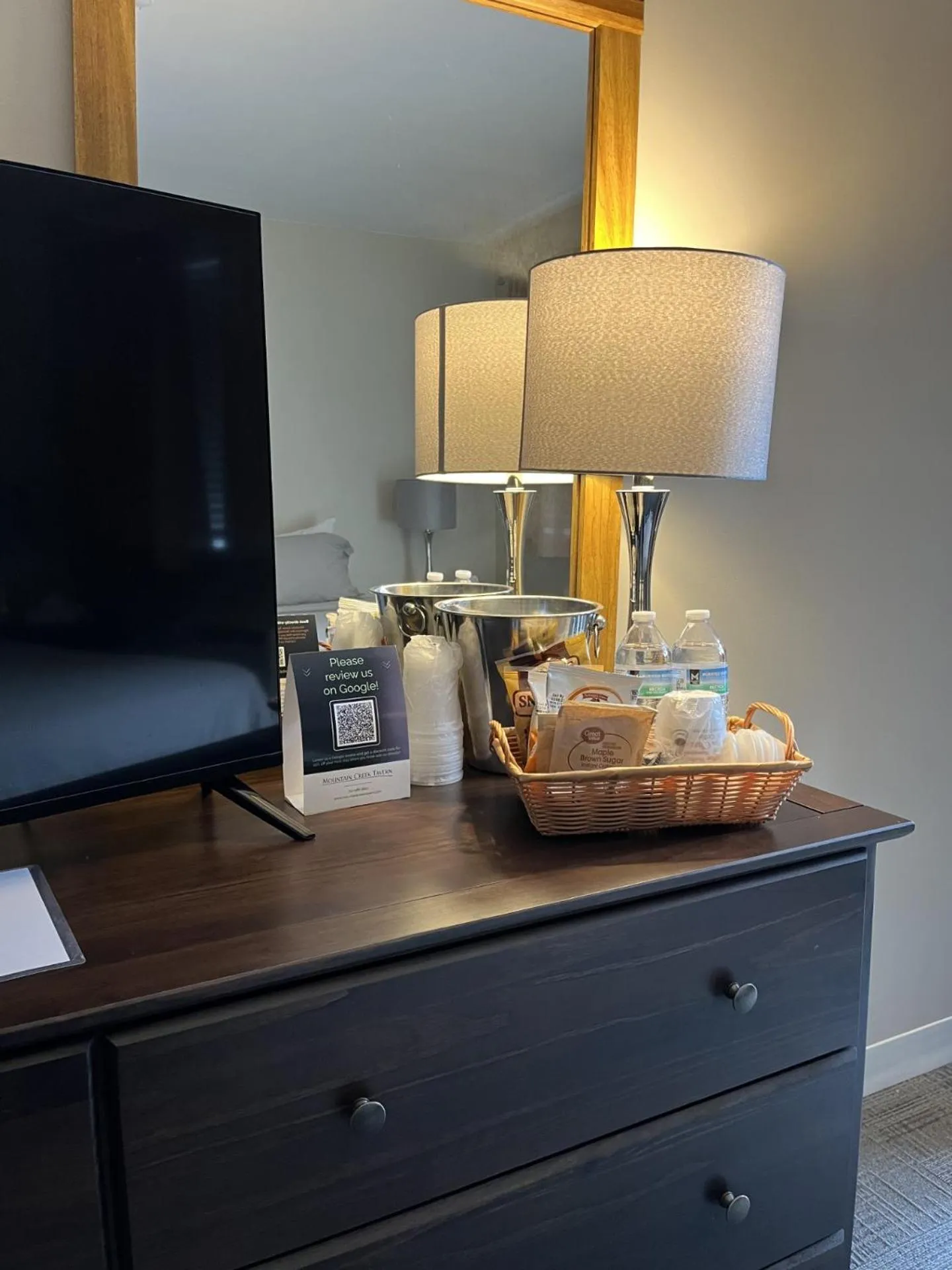 TV and multimedia in Mountain Creek Tavern