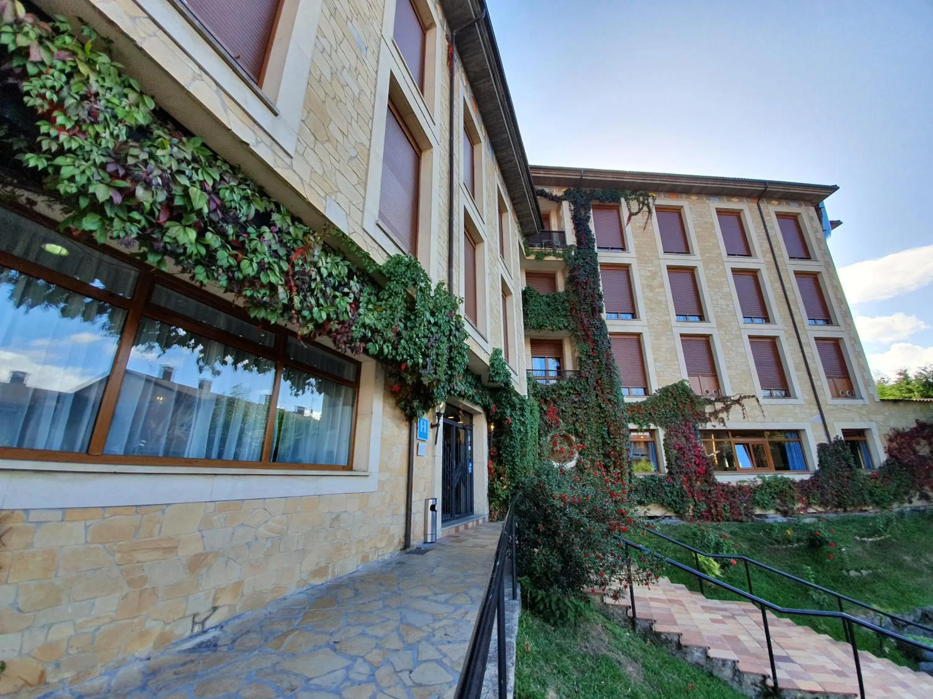 Property building in Los Acebos Arriondas Property building in Los Acebos Arriondas