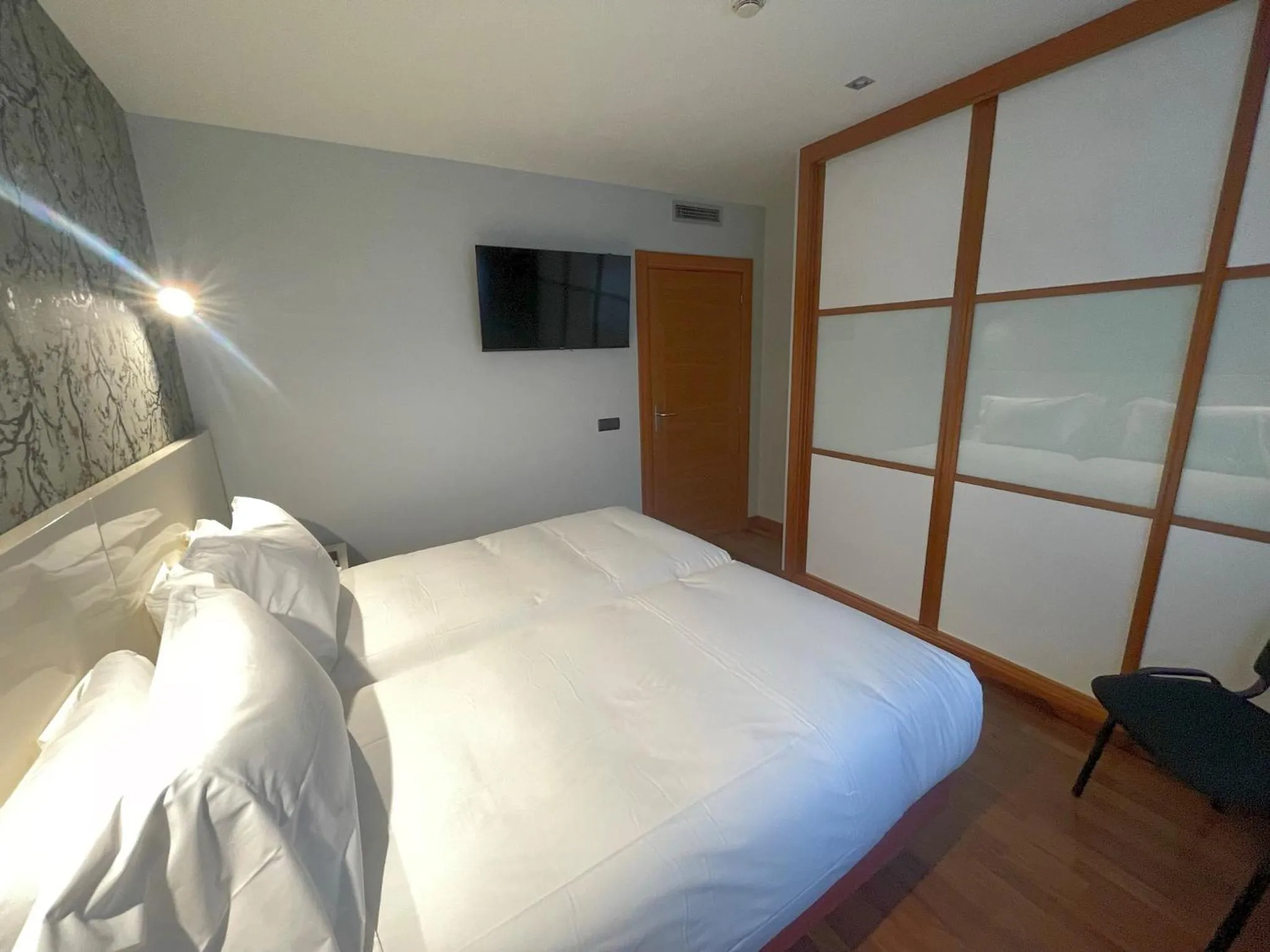 heating, Bed in Hotel Apartamentos San Fermín Pamplona