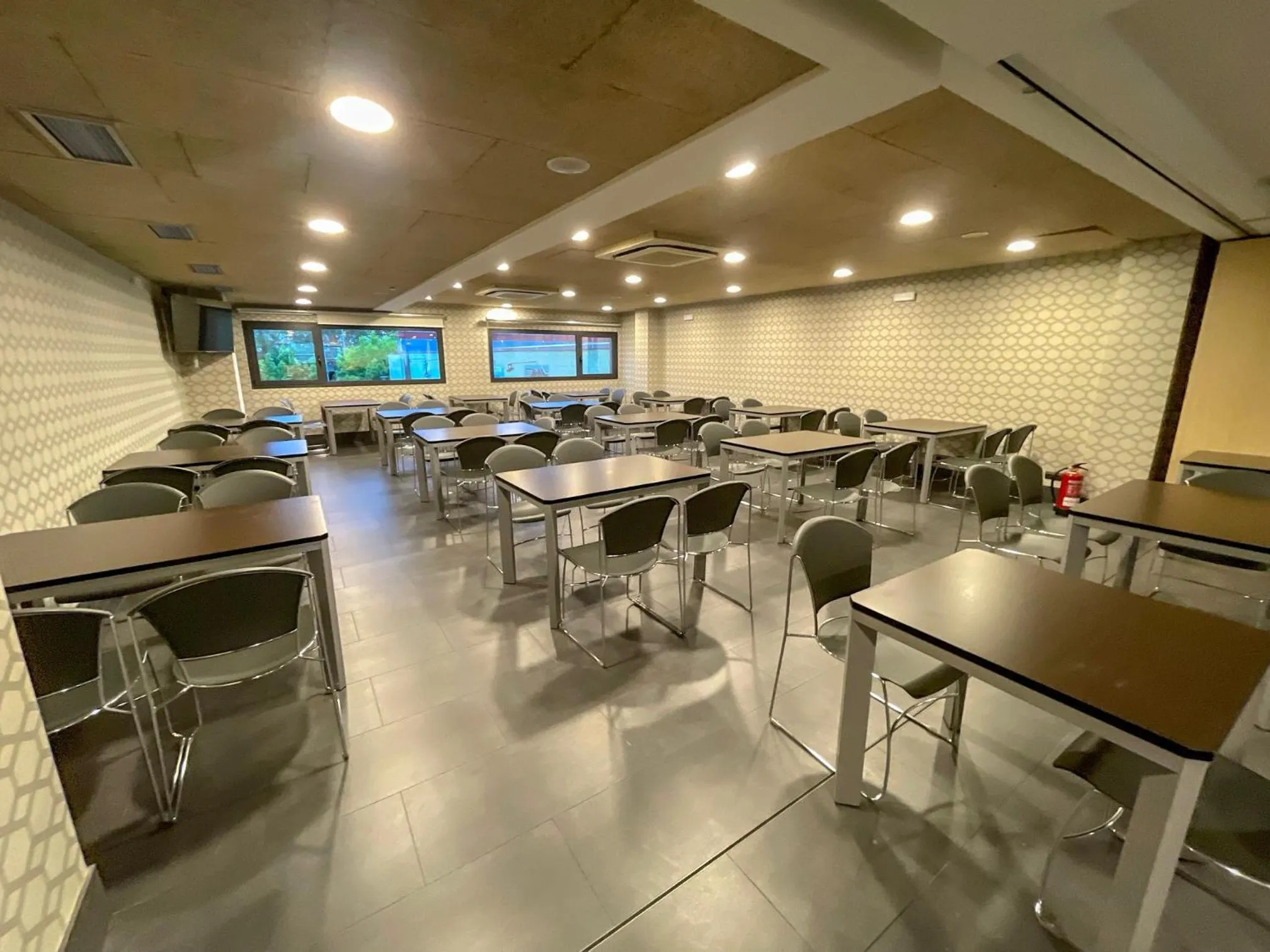 Dining area in Hotel Apartamentos San Fermín Pamplona