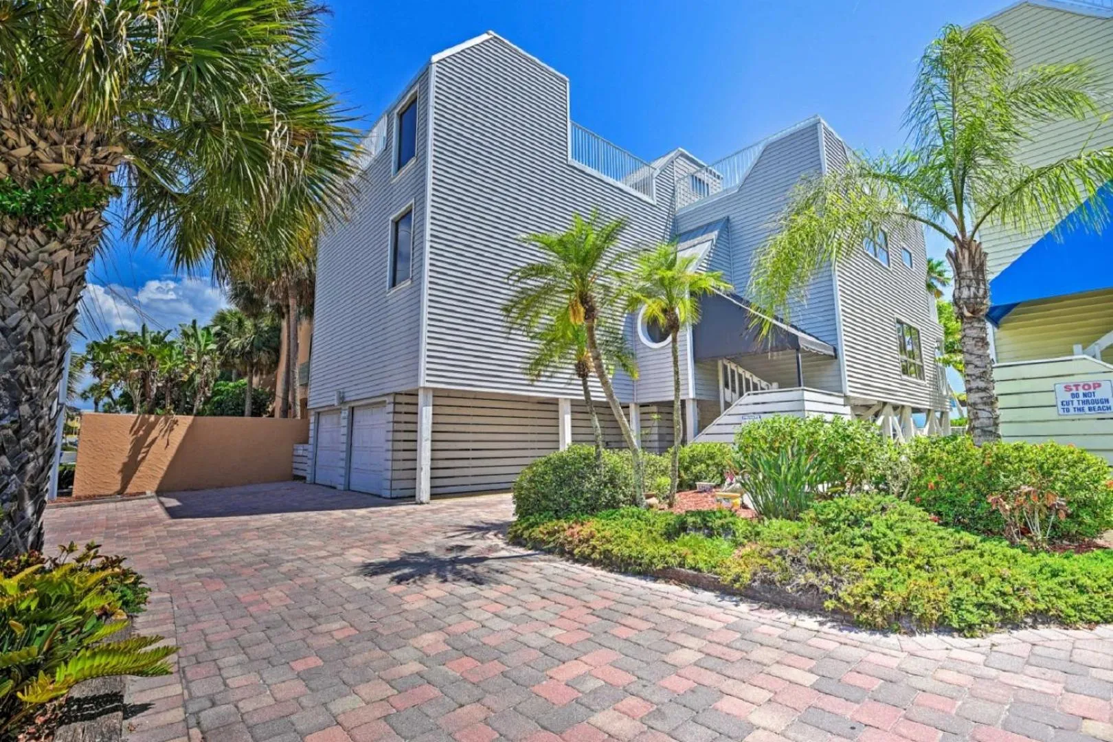 Coastal Surfside By Beachside Management