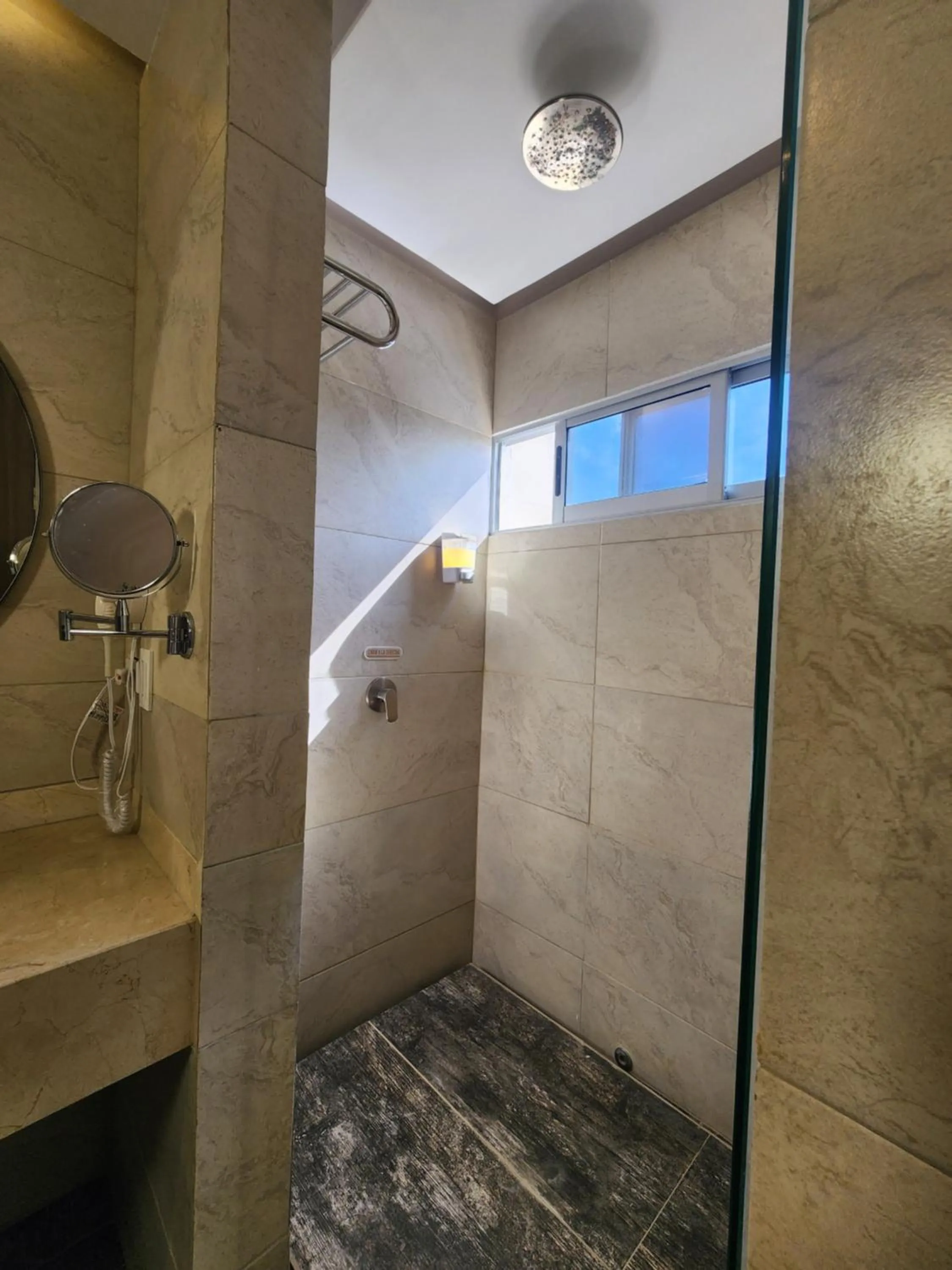 Shower in Hotel y Cabañas Covemar